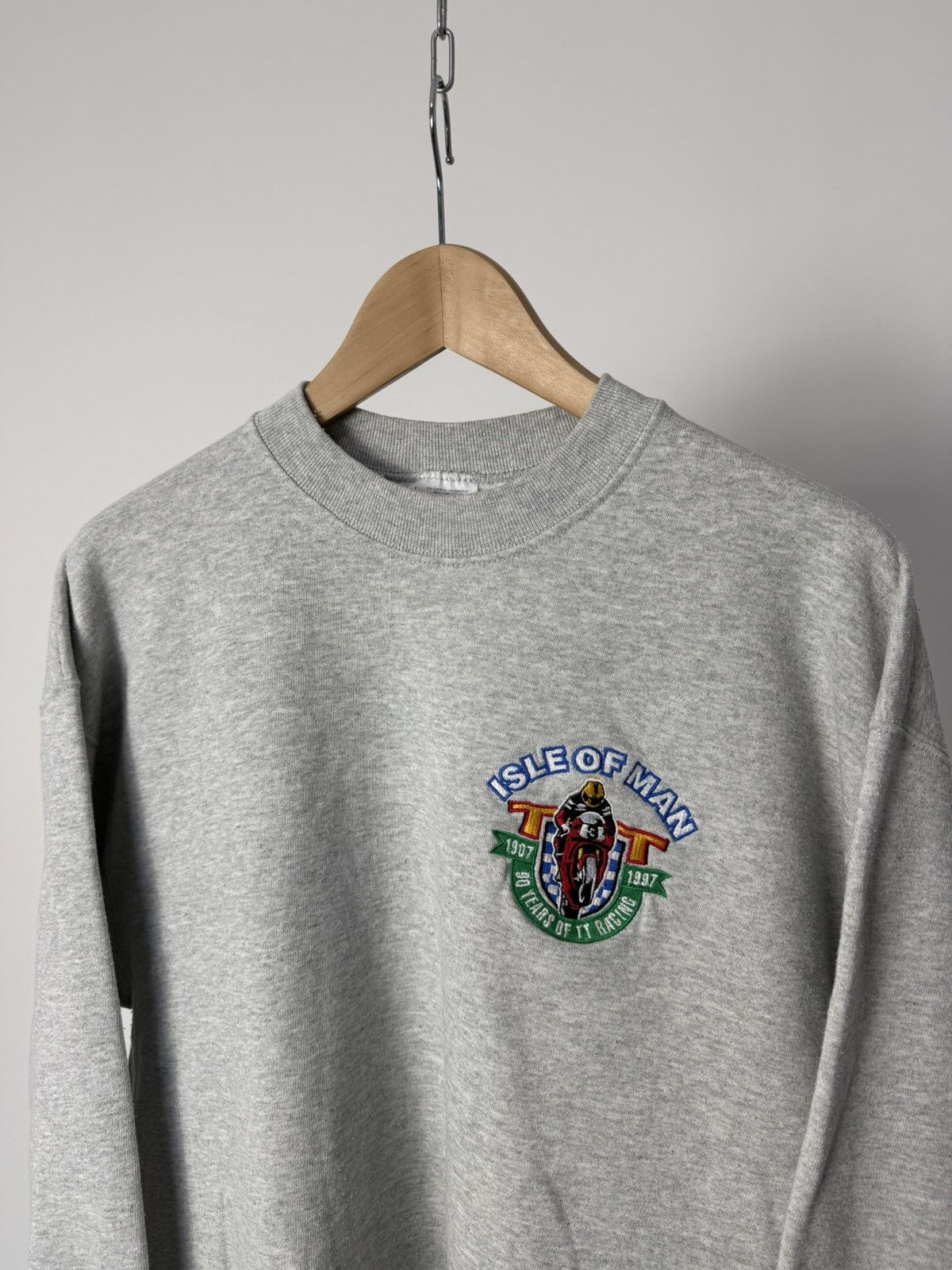 Vintage Vintage 90s Isle Of Man Racing Sweatshirt Size US L / EU 52-54 / 3 - 2 Thumbnail