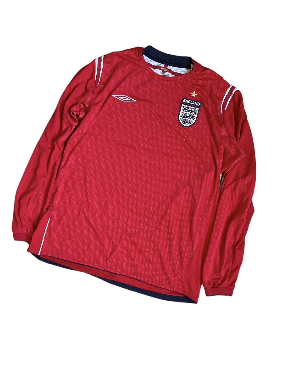 Umbro 2004 Umbro England long sleeve Red soccer jersey Vintage Size US XL / EU 56 / 4 - 3 Thumbnail