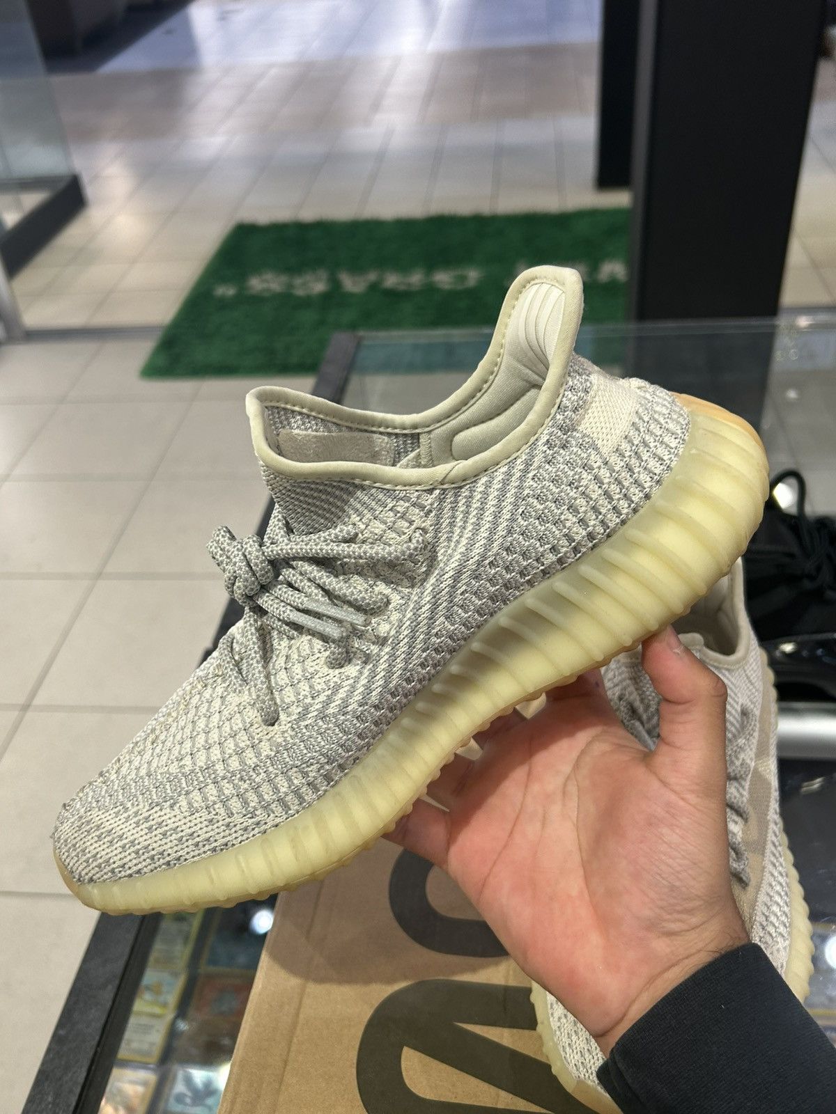 Yeezy Yeezy 350 lundmark Size US 8 / EU 41 - 8 Thumbnail