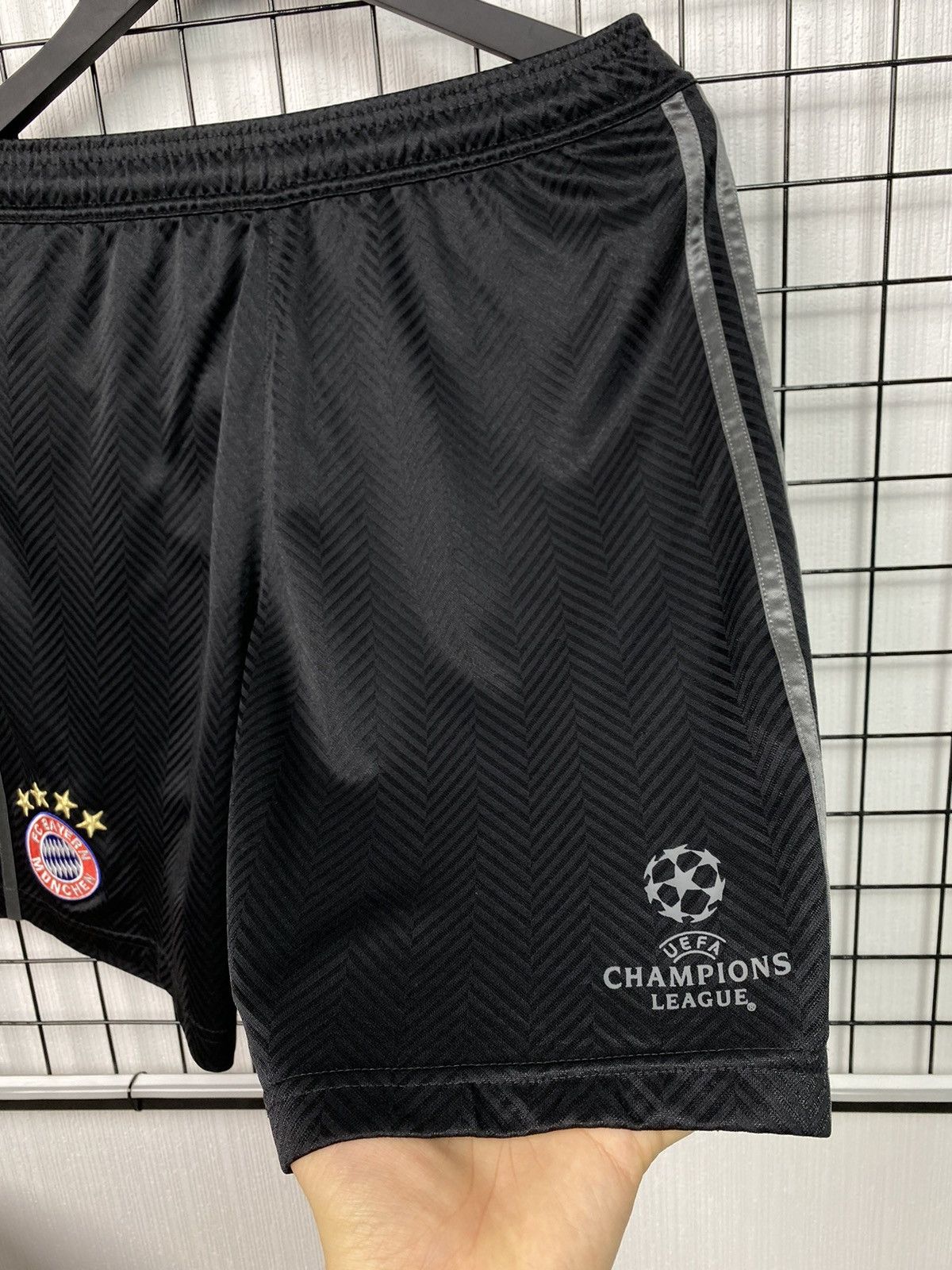 Adidas × Vintage Adidas Bayern Munich 2014-15 Shorts Soccer Football Men’s M Size US 32 / EU 48 - 4 Thumbnail