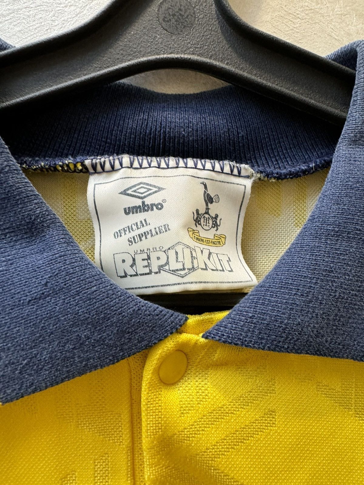 Umbro × Vintage TOTTENHAM HOTSPUR 1991 1995 AWAY SHIRT FOOTBALL SOCCER UMBRO Size US L / EU 52-54 / 3 - 5 Thumbnail