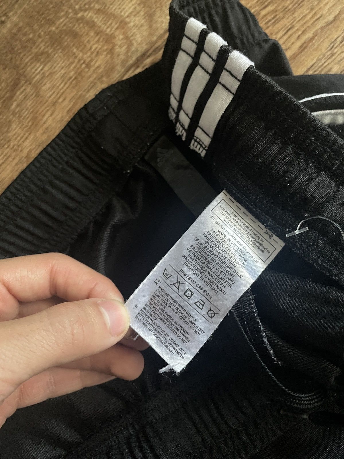 Adidas × Vintage Vintage Adidas Sweatpants Large Pleated Grey Tonal Stripes Size US 34 / EU 50 - 6 Thumbnail