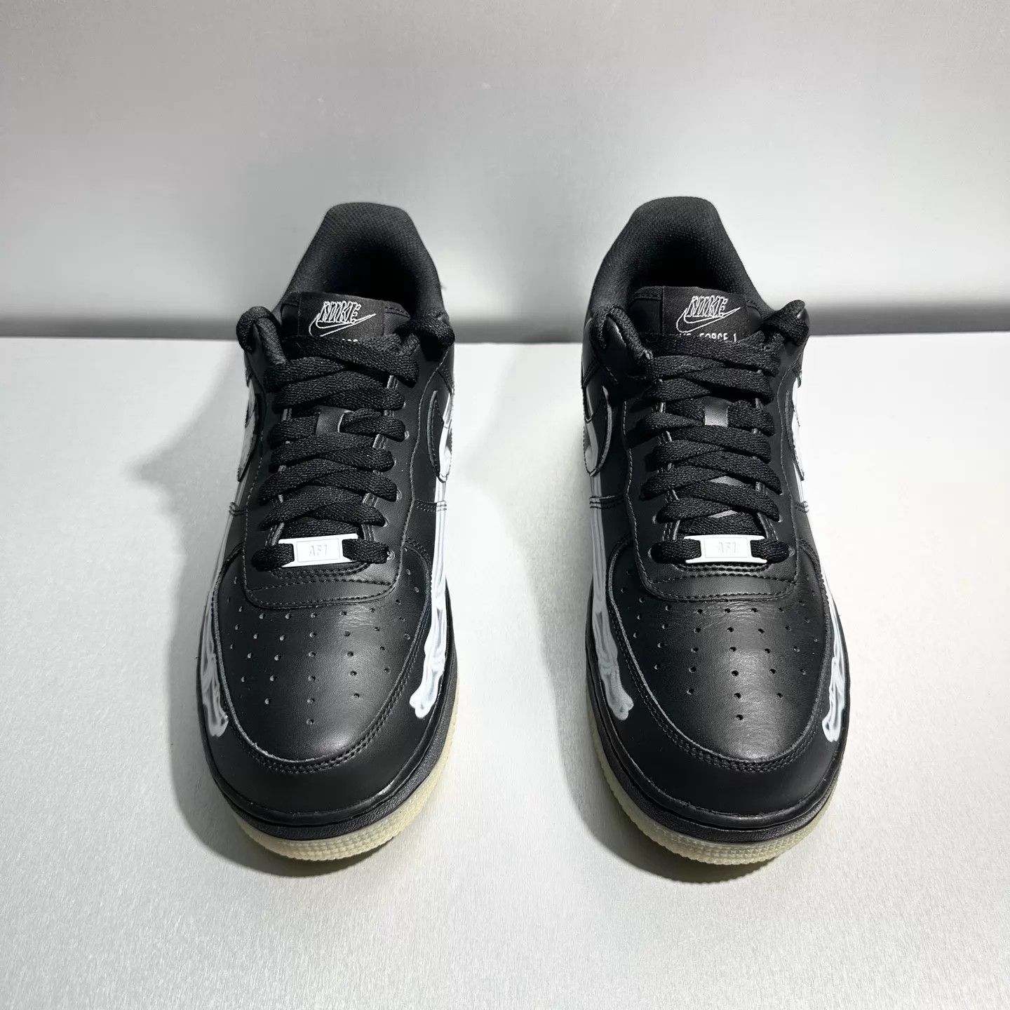 Nike AF1 Black Halloween Size 44 1x Worn Mint Size US 11 / EU 44 - 2 Thumbnail
