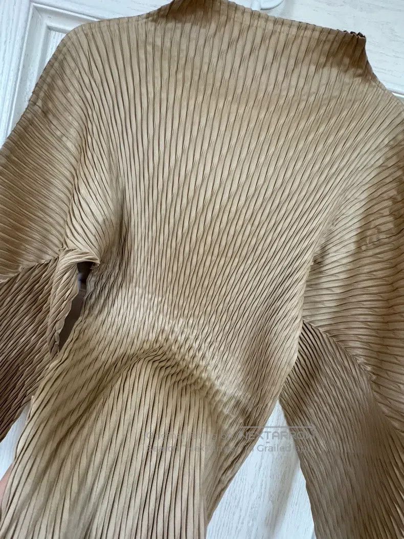 Issey Miyake Issey Miyake Gold Large Fish Scale Top Size M / US 6-8 / IT 42-44 - 3 Thumbnail