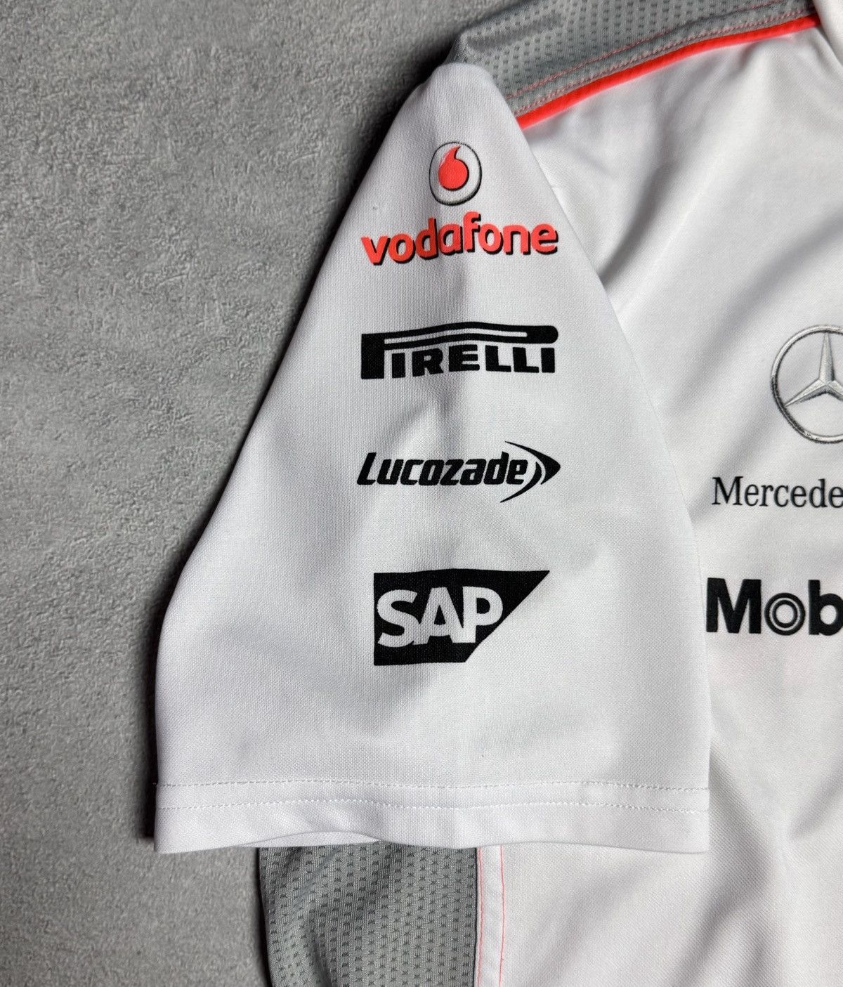 Mercedes-Benz Vodafone Mercedes Benz F1 Racing Team Shirt Jersey Logo Size US L / EU 52-54 / 3 - 10 Thumbnail