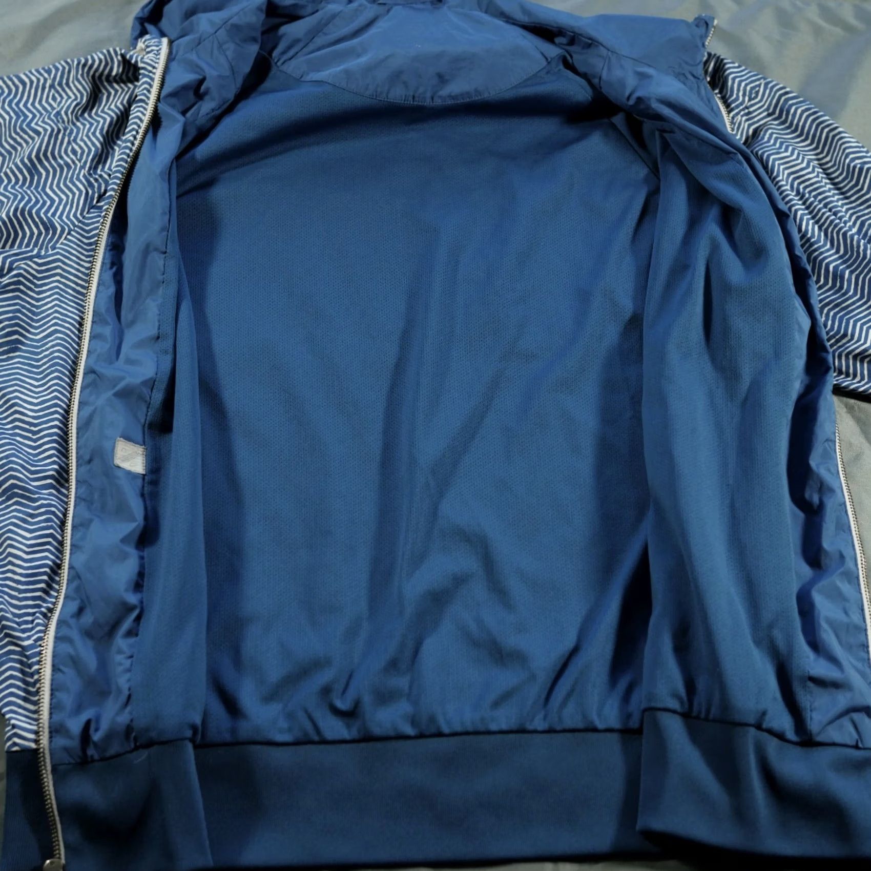 Nike Nike Jacket Mens L Blue White Windbreaker Geometric Hooded Size US L / EU 52-54 / 3 - 6 Thumbnail