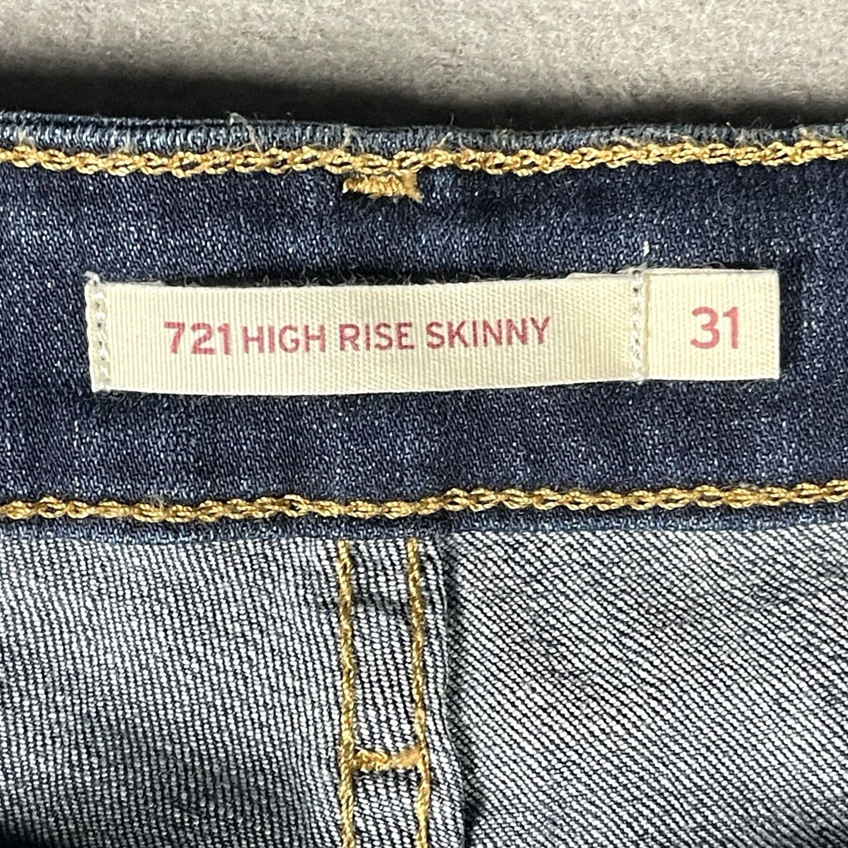 Levi's Levi’s 721 Jeans Woman Skinny High Rise Medium Wash Blue 31 x 30 Denim Jeans Women Mens Girls Size 24" / US 00 / IT 34 - 5 Thumbnail