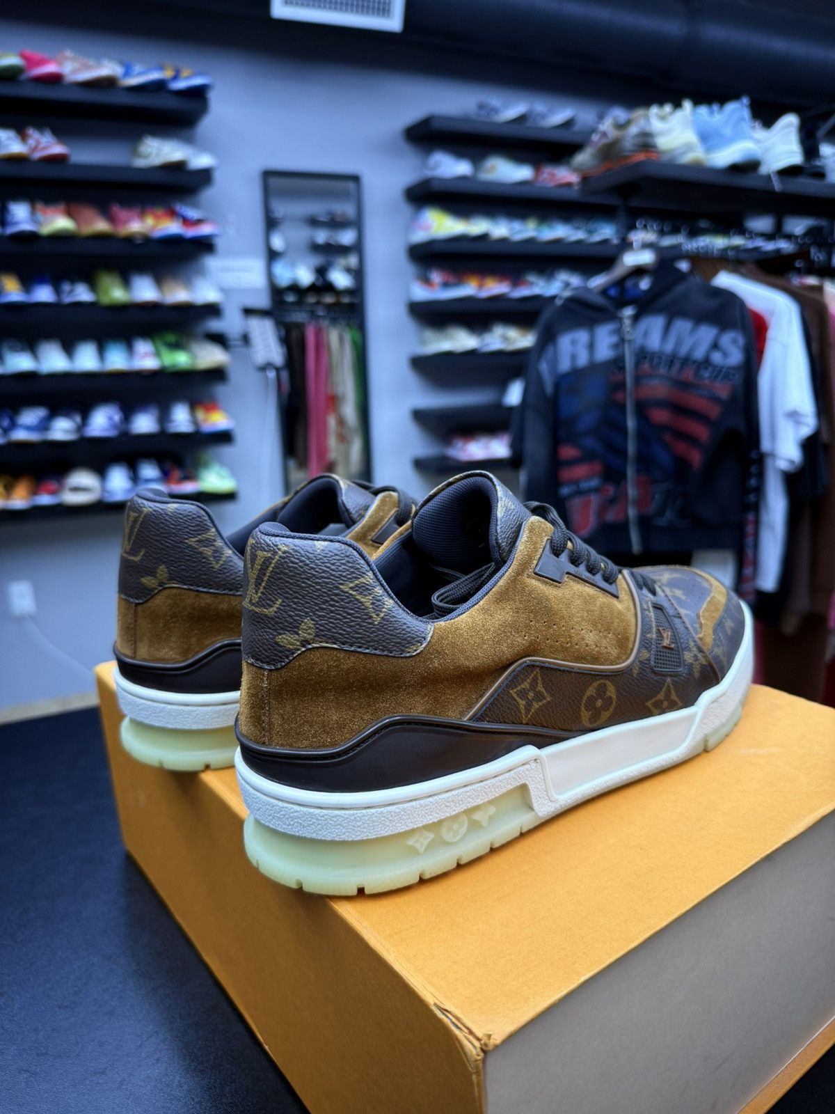 Louis Vuitton Louis Vuitton Brown Monogram Trainers Size 9.5LV / 10.5 US Size US 10.5 / EU 43-44 - 8 Thumbnail