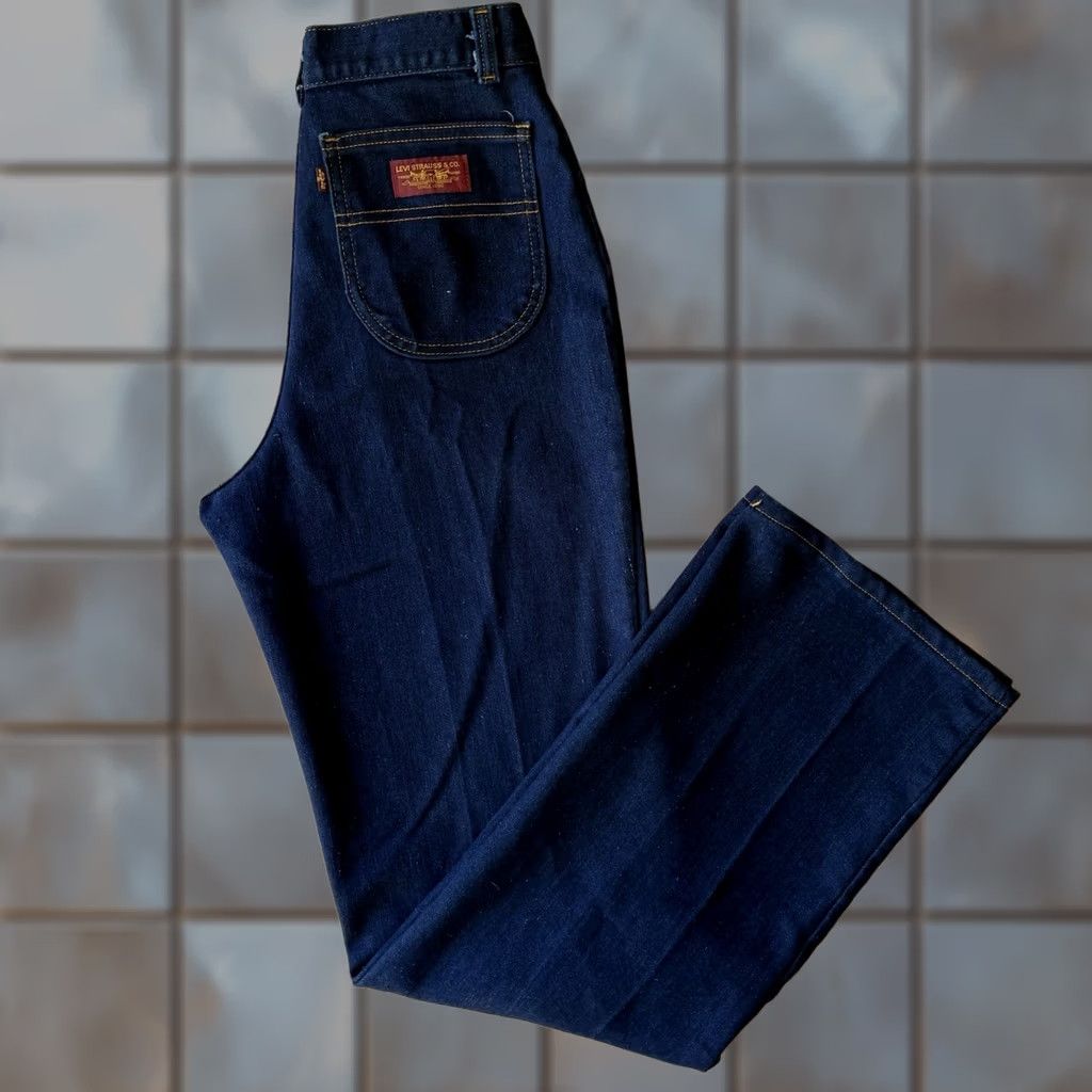 Levi's VINTAGE Levis Jeans 829 Bell Bottom 26 Blue Women 70s Flares Made In USA 684 Size 26" / US 2 / IT 38 - 1 Thumbnail