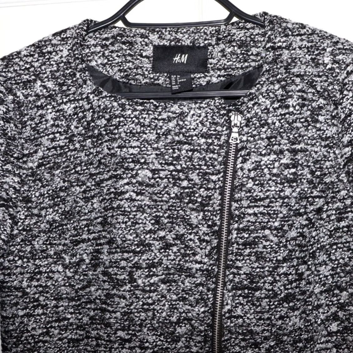 H&M VINTAGE? No. H&M Biker Jacket UK 10 Women’s Zip Up Black L/S Ladies Jacket Casual Regular Mens? Girls? Hmm. Size L / US 10 / IT 46 - 4 Thumbnail