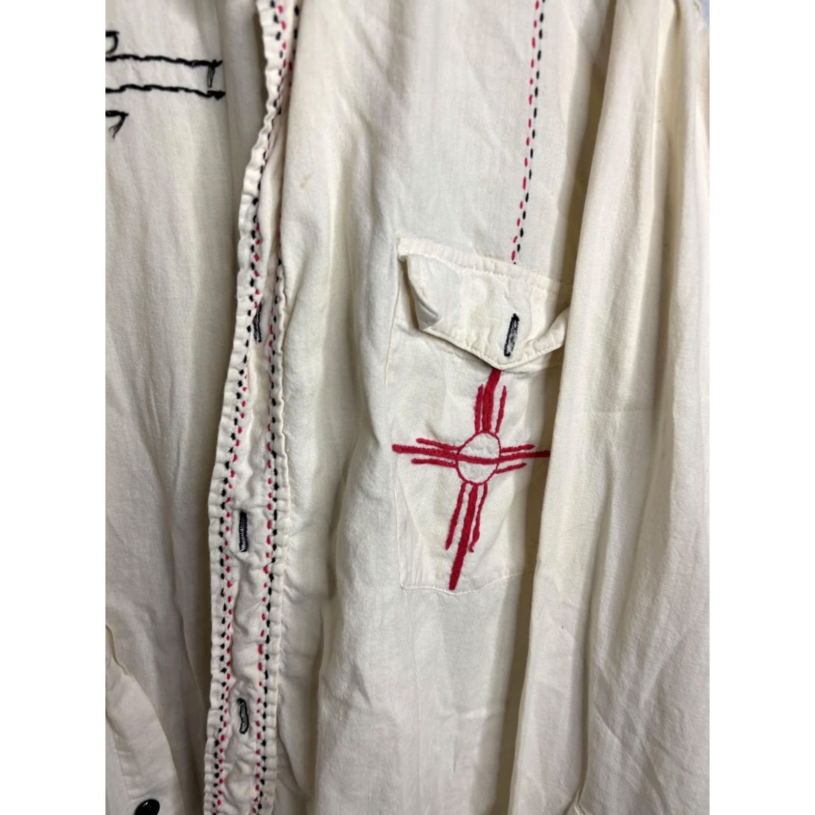 Levi's Levi's Shirt Mens XL Cream Embroidered Southwestern Button Down Long Sleeve Zia Body: Embroidered Zia Sun, Pockets, Contrast Stitching Size US XL / EU 56 / 4 - 2 Thumbnail