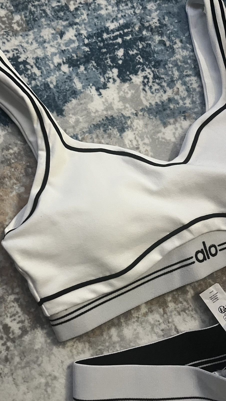 alo ホワイト ヨガブラ XSサイズ 楽天市場】☆ALO Yoga☆ 正規品米国より直輸入 Airbrush Real Bra Tank