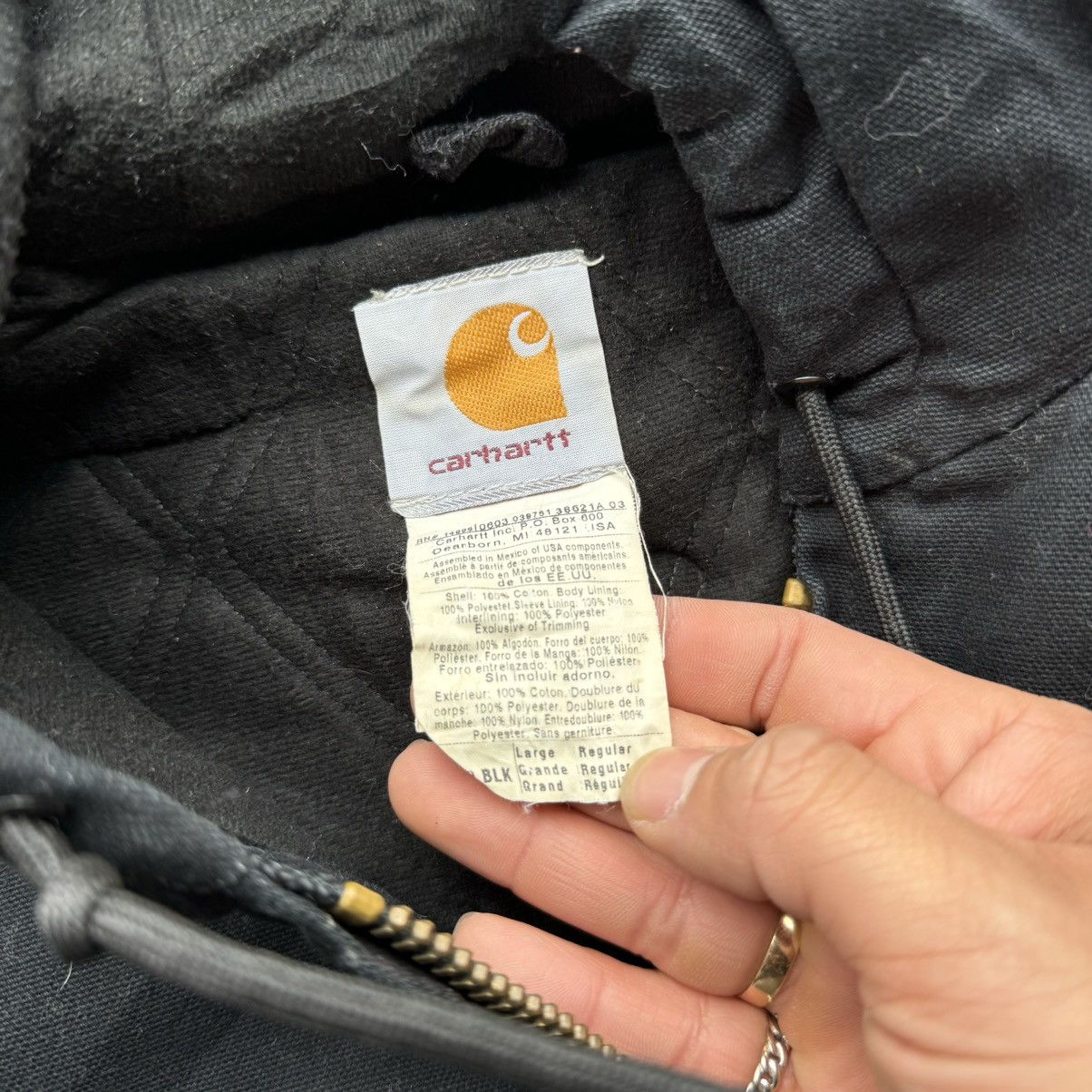 Carhartt × Vintage Vintage Carhartt Black Faded Distressed Jacket Hooded Size US L / EU 52-54 / 3 - 2 Thumbnail