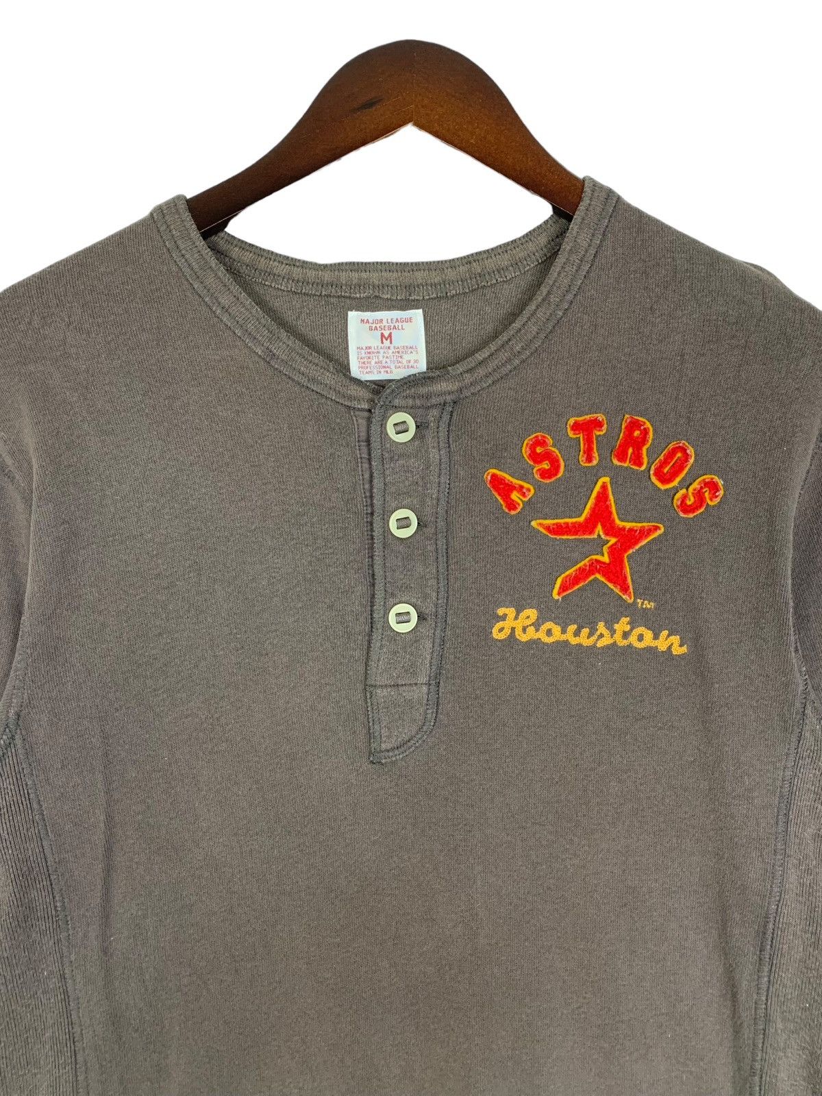 Japanese Brand Uniqlo Astros Houton MLB Japanese Brand Crewneck Longsleeve Size US S / EU 44-46 / 1 - 3 Thumbnail