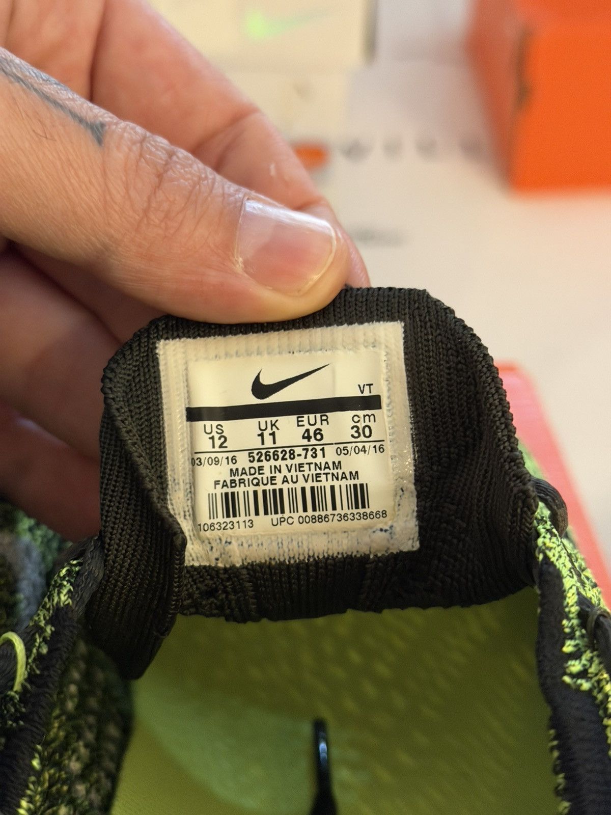 Nike Nike Flyknit Racer Volt 12US Size US 12 / EU 45 - 7 Thumbnail
