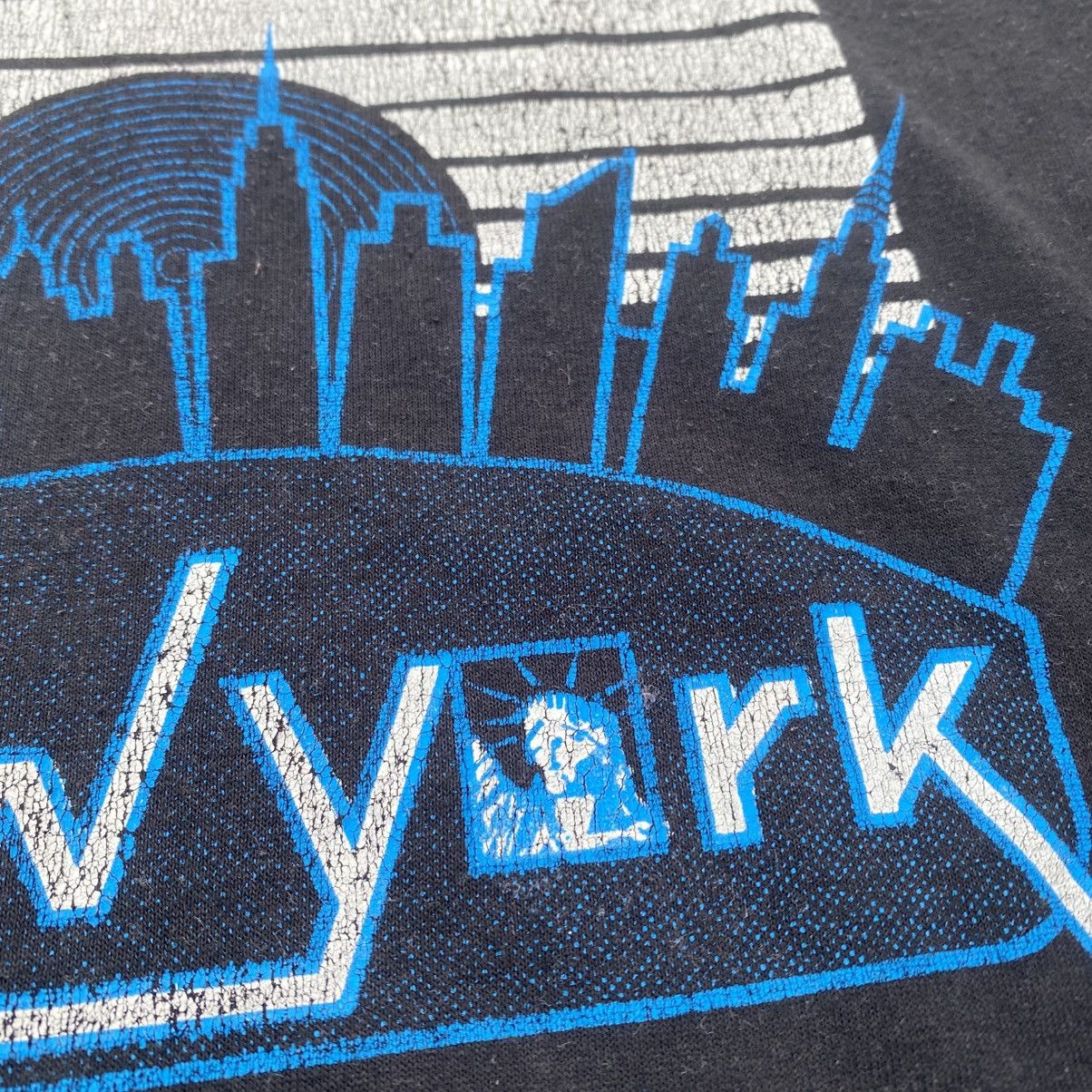 New York Yankees × Vintage 1980s Distressed New York Liberty tee Size US L / EU 52-54 / 3 - 3 Thumbnail