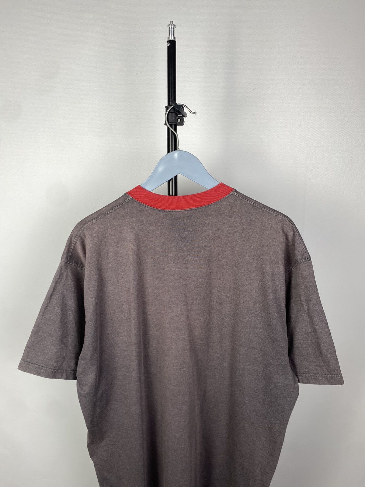 Russell Athletic × Vintage Vintage 00s Faded Russell Athletic centre Logo T-shirt Size US L / EU 52-54 / 3 - 8 Thumbnail