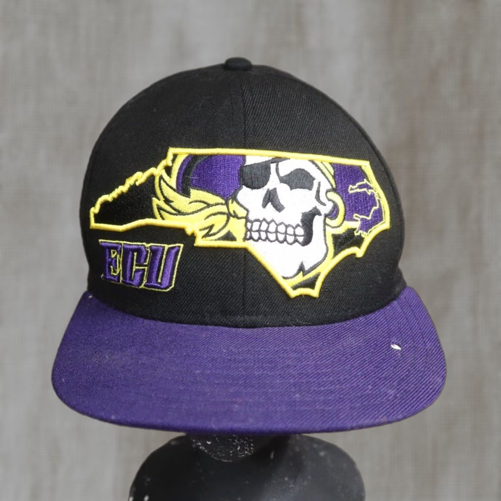New Era ECU Pirates Hat Strapback Cap Purple NCAA Adjustable Adult Size 7 55.8cm New Era Baseball Cap College University Pirates Size ONE SIZE - 1 Thumbnail