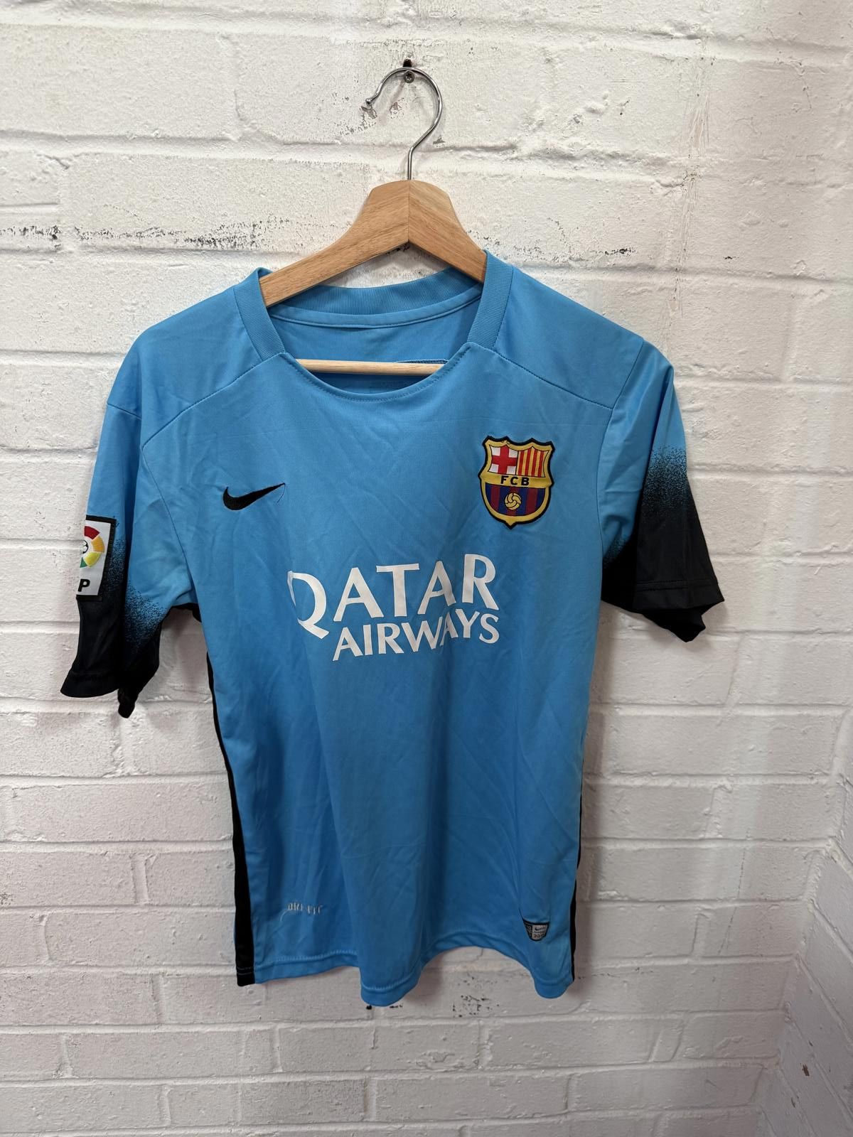 Nike Nike FC Barcelona Qatar Airways Soccer Jersey Size 44 Size US M / EU 48-50 / 2 - 1 Thumbnail