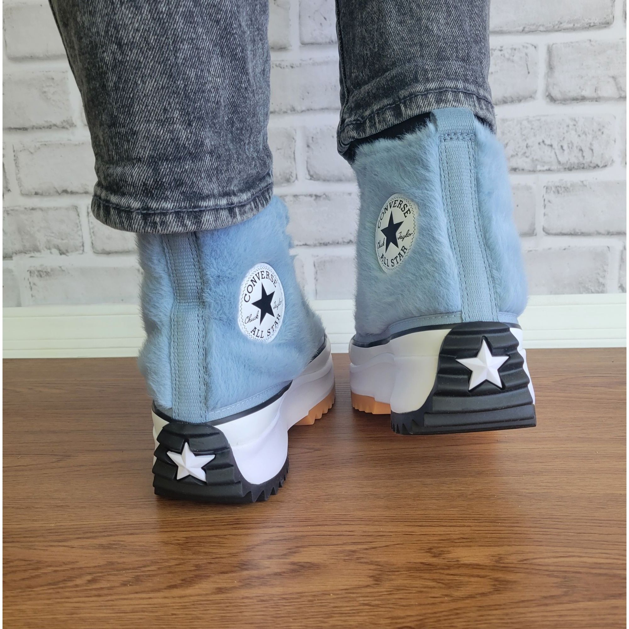 Converse ❤️Converse Run Star Hike Hi Platform Faux Fur 8 Women Shoes Size US 8 / IT 38 - 5 Thumbnail
