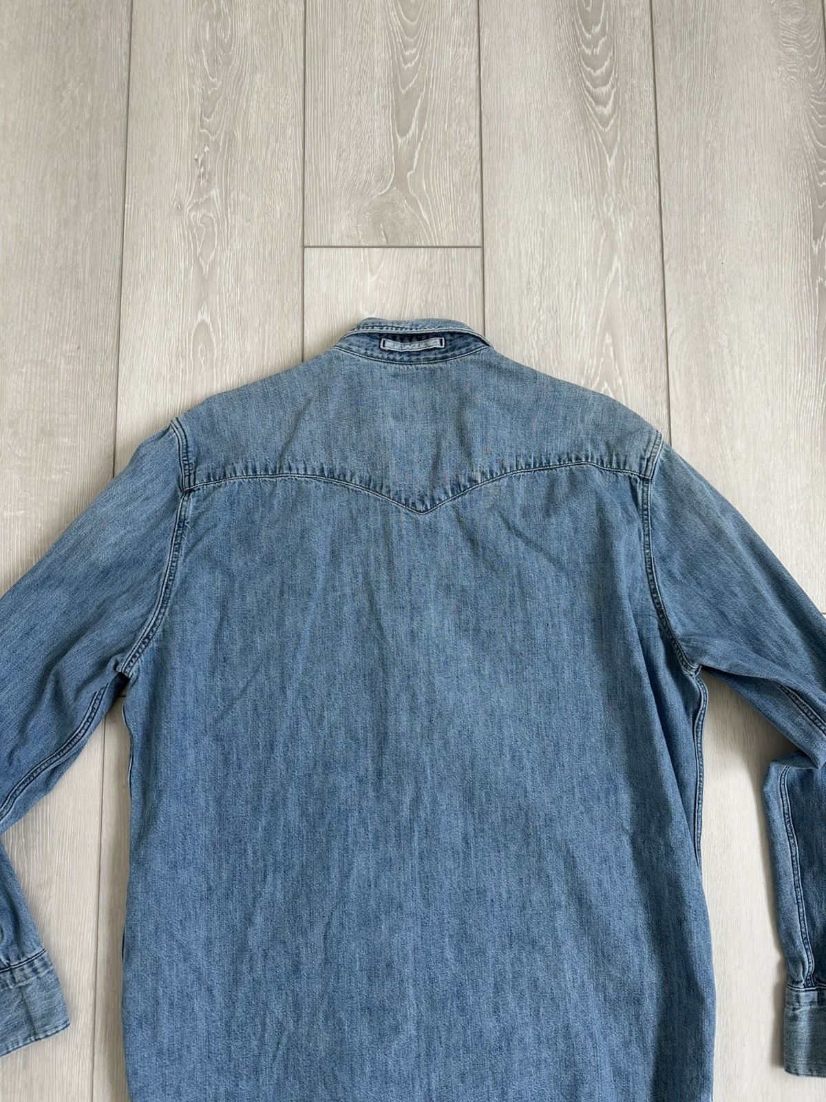 Levi's VINTAGE LEVIS DENIM SHIRT MENS XL RELAXED FIT Size US XL / EU 56 / 4 - 11 Thumbnail