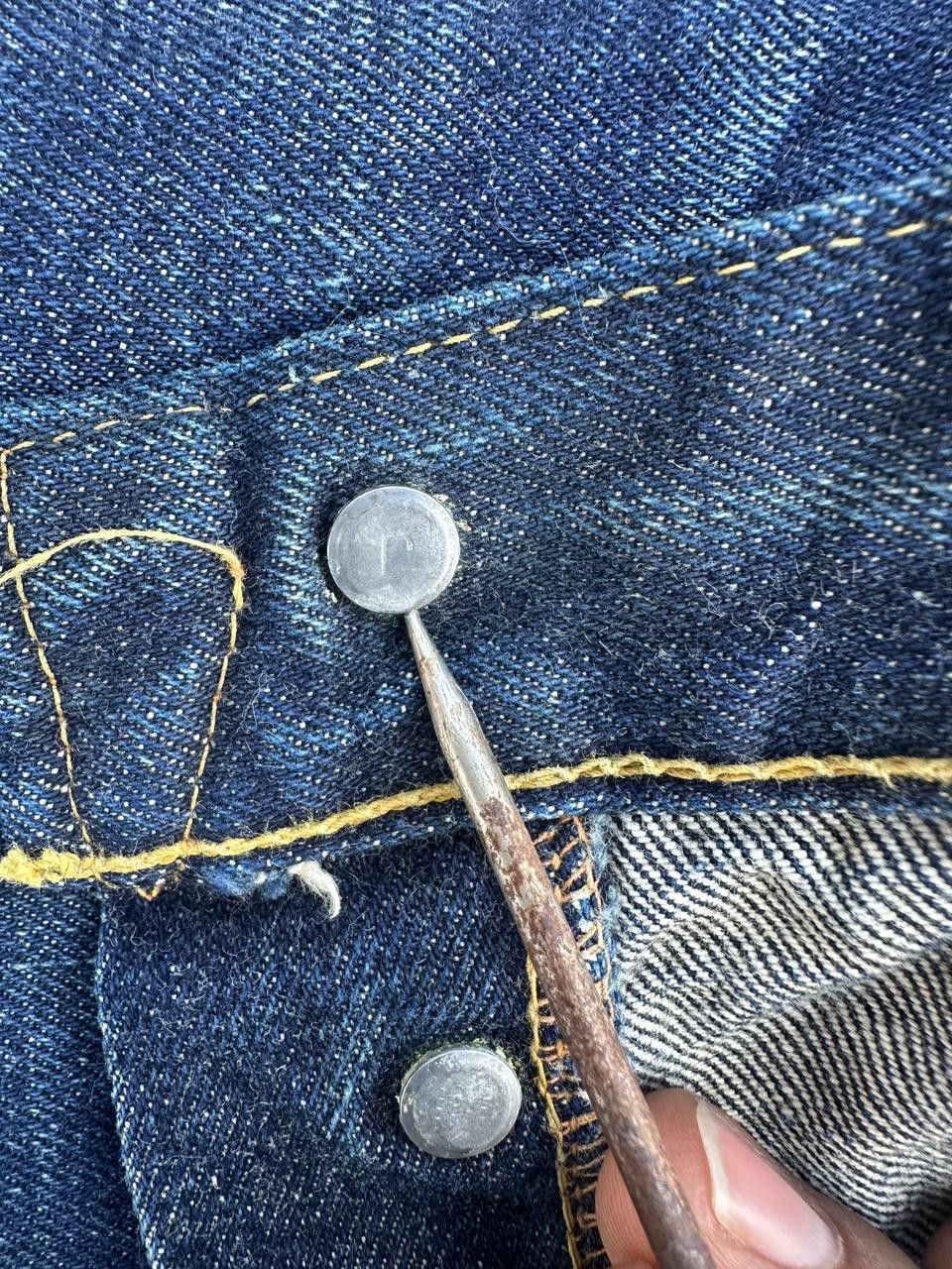 Levi's Vintage Clothing Early 1950s Levi’s 501XX Big E V-Stitch / J-Stamped Button Size US 32 / EU 48 - 12 Thumbnail
