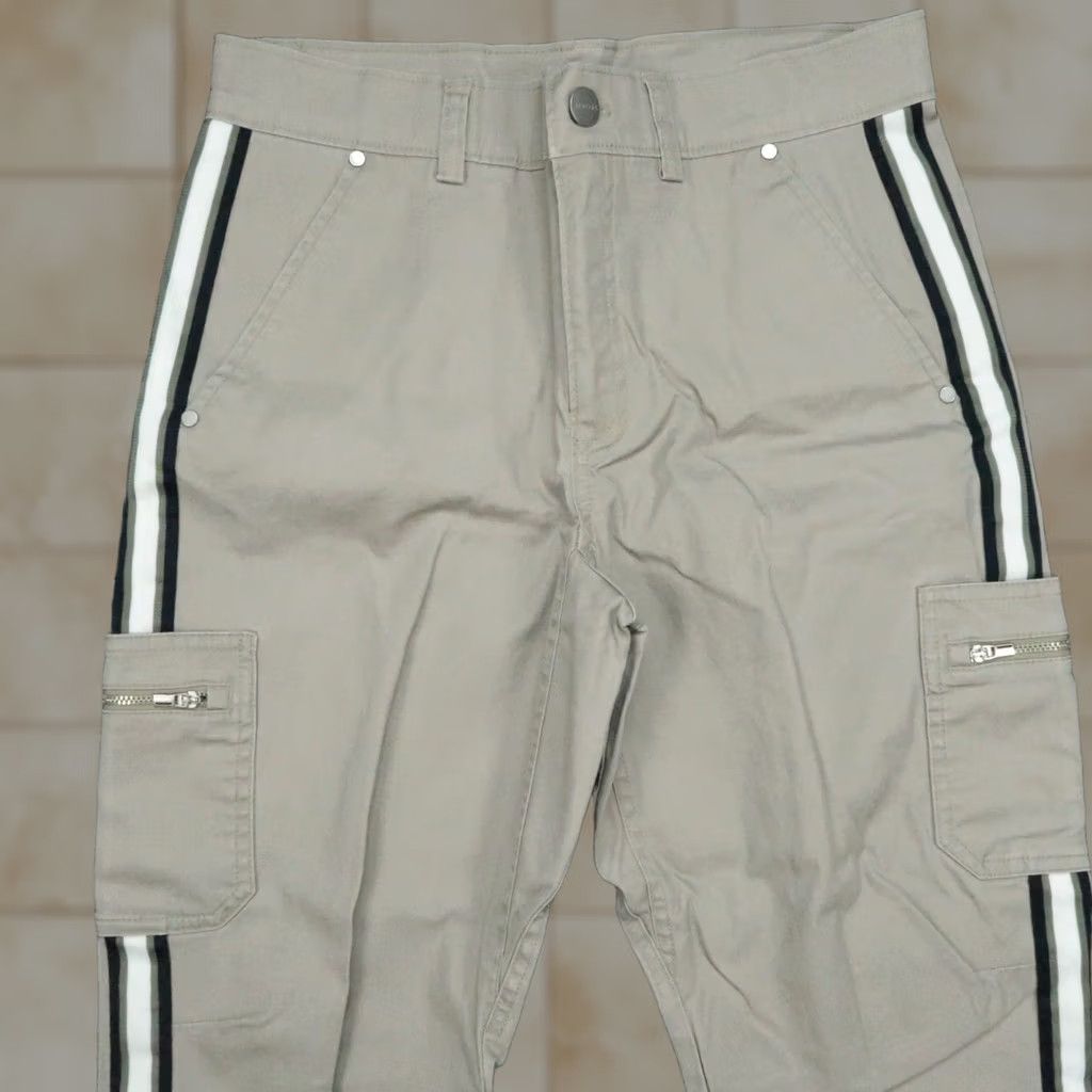 Athleta Athleta Pants Womens 0 Beige Stripe Summit Cargo Stretch Zip Pocket Size 25" / US 0 / IT 36 - 1 Thumbnail