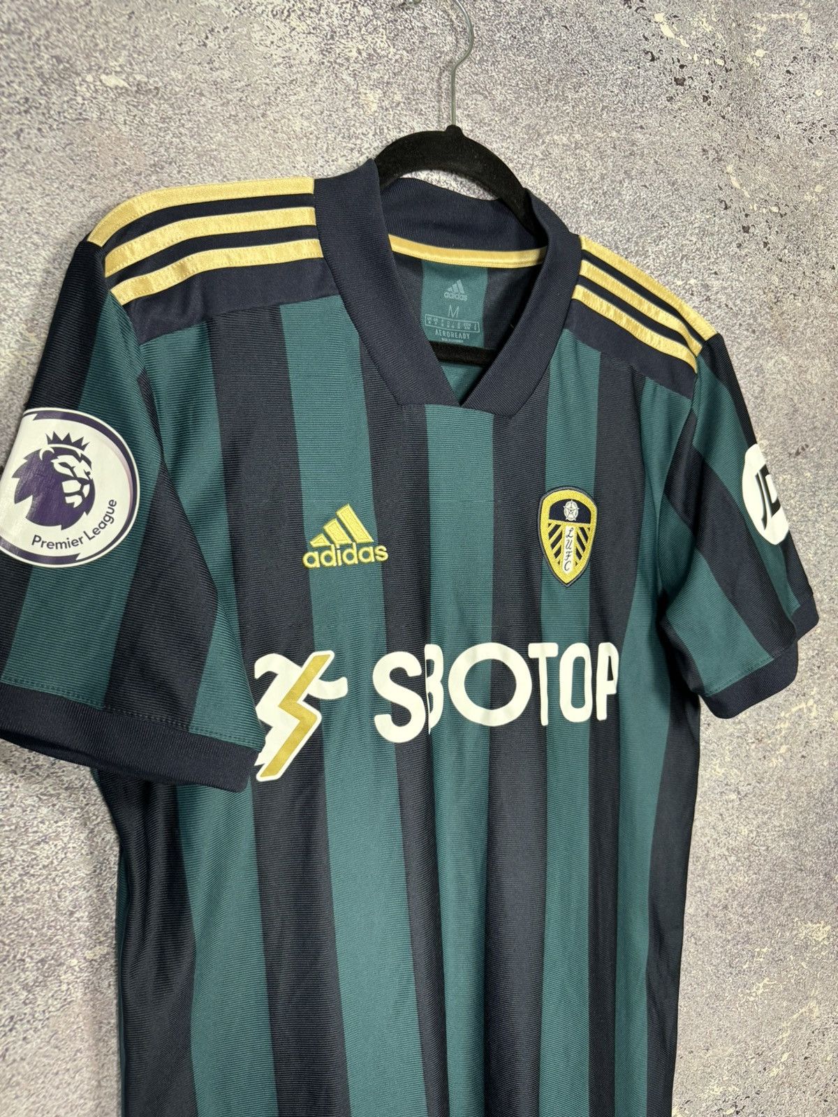 Adidas × Vintage Vintage Leeds United 2020/21 Away Adidas Soccer Jersey Size US M / EU 48-50 / 2 - 5 Thumbnail