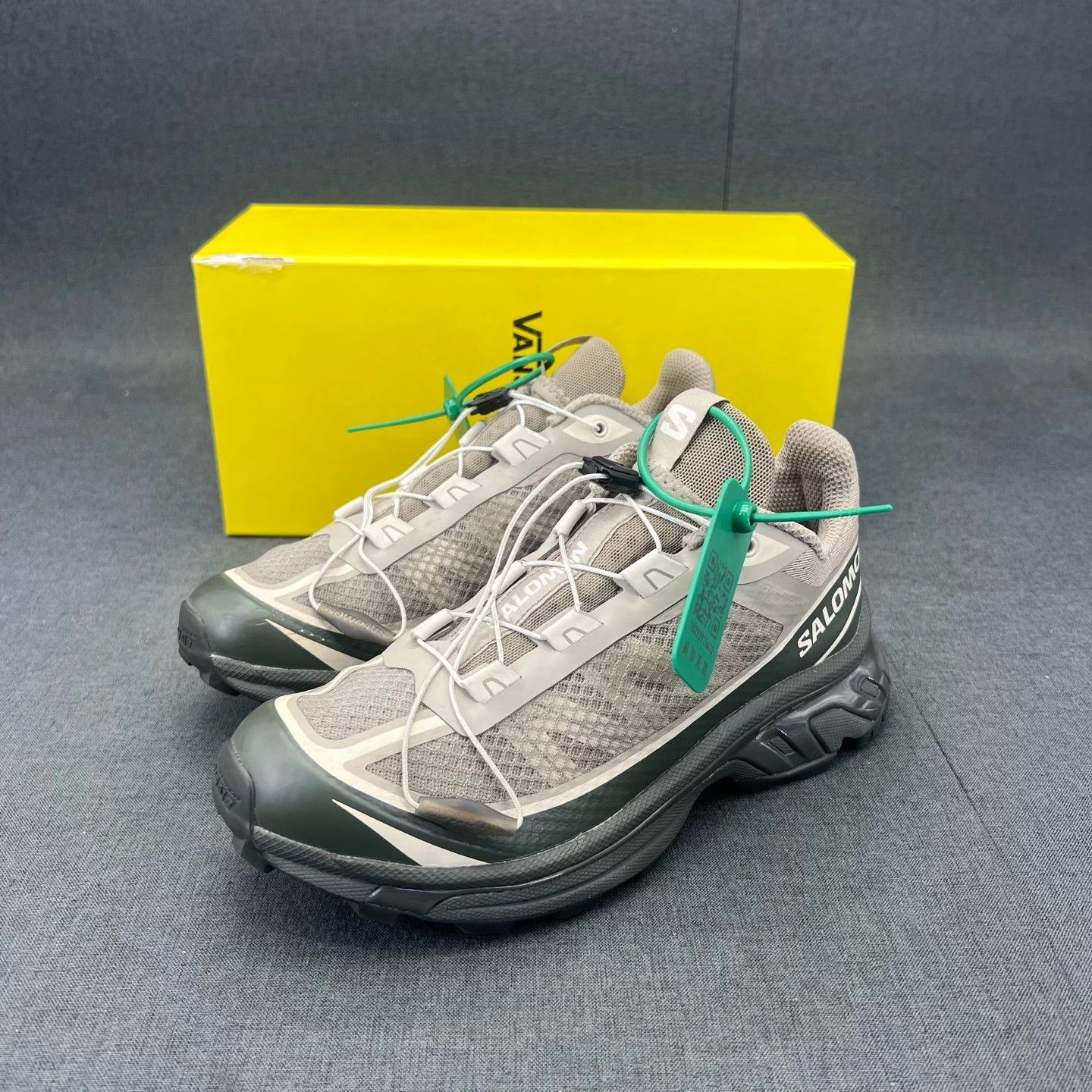 Salomon Salomon XT-6 Khaki Grey 38.5 New Original Box Size US 8.5 / IT 38.5 - 1 Thumbnail
