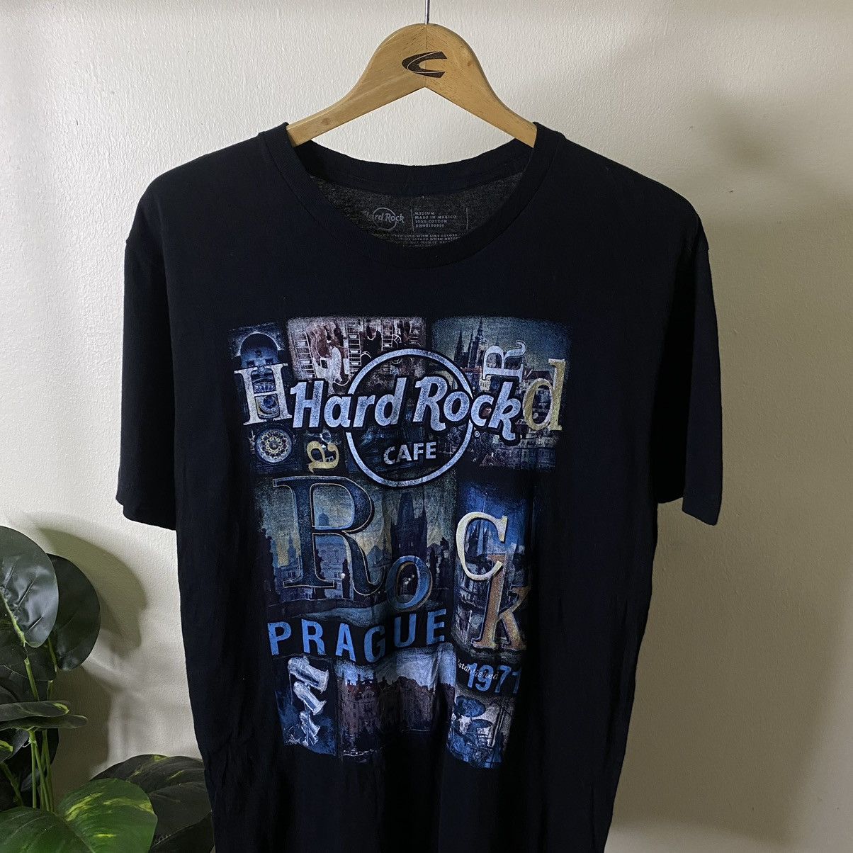 Hard Rock Cafe Hard Rock Cafe Prague T Shirt Size US M / EU 48-50 / 2 - 2 Thumbnail