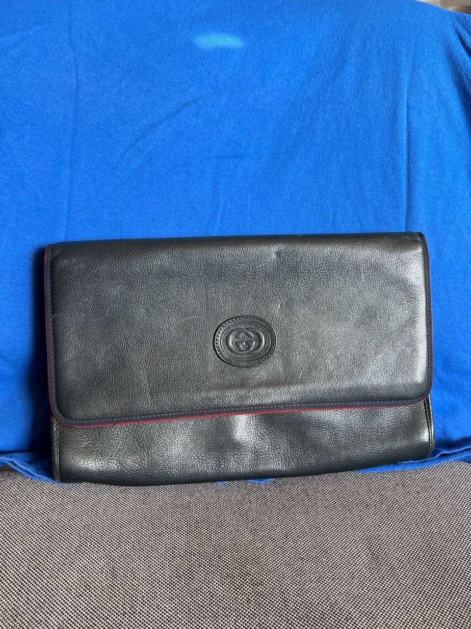Gucci × Leather Rare Gucci GG 1990s Leather Clutch Bag Italy Size ONE SIZE - 1 Thumbnail