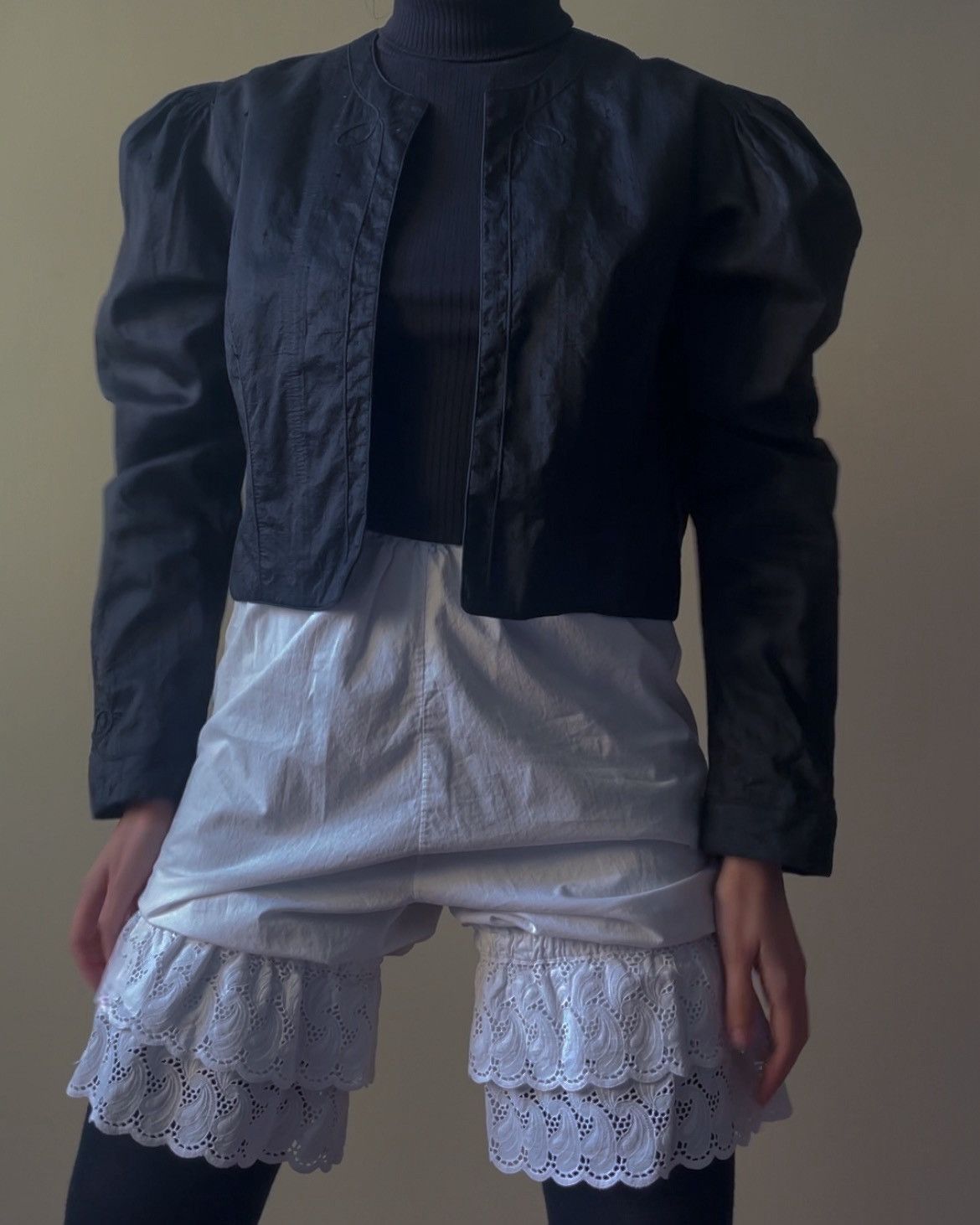 Other VINTAGE SILK BLACK CROPPED PUFF SLEEVE BOLERO JACKET Size M / US 6-8 / IT 42-44 - 2 Thumbnail