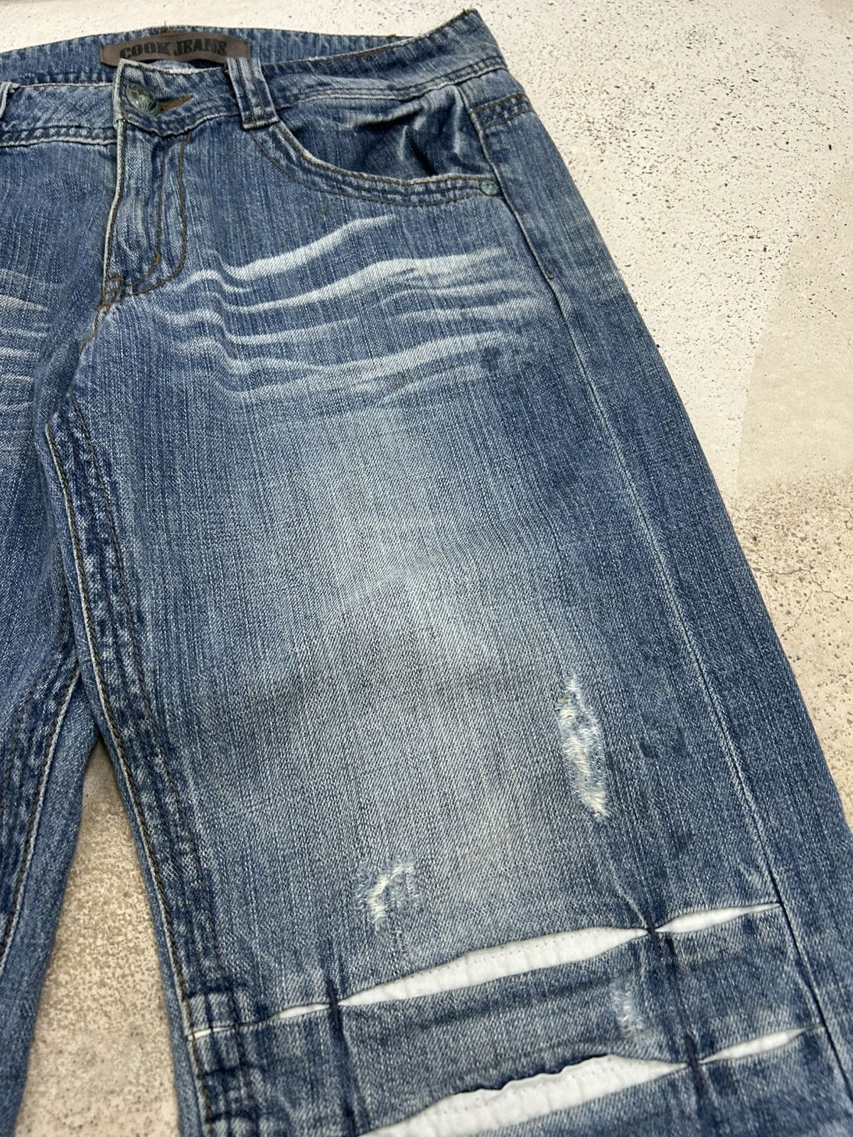 Japanese Brand Cook Jeans Baggy Distressed Denim Knee Panel Whisker Stacked Size US 31 - 11 Thumbnail