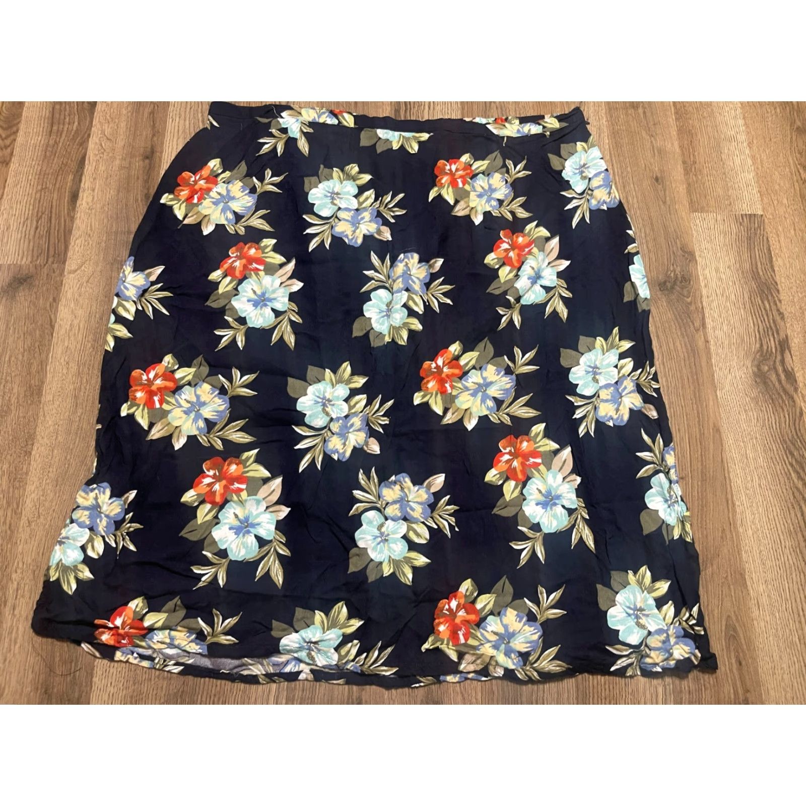 Vintage White Stag Skirt Women's 28W Floral Zip on Side Pull On Size 28" / US 6 / IT 42 - 2 Thumbnail