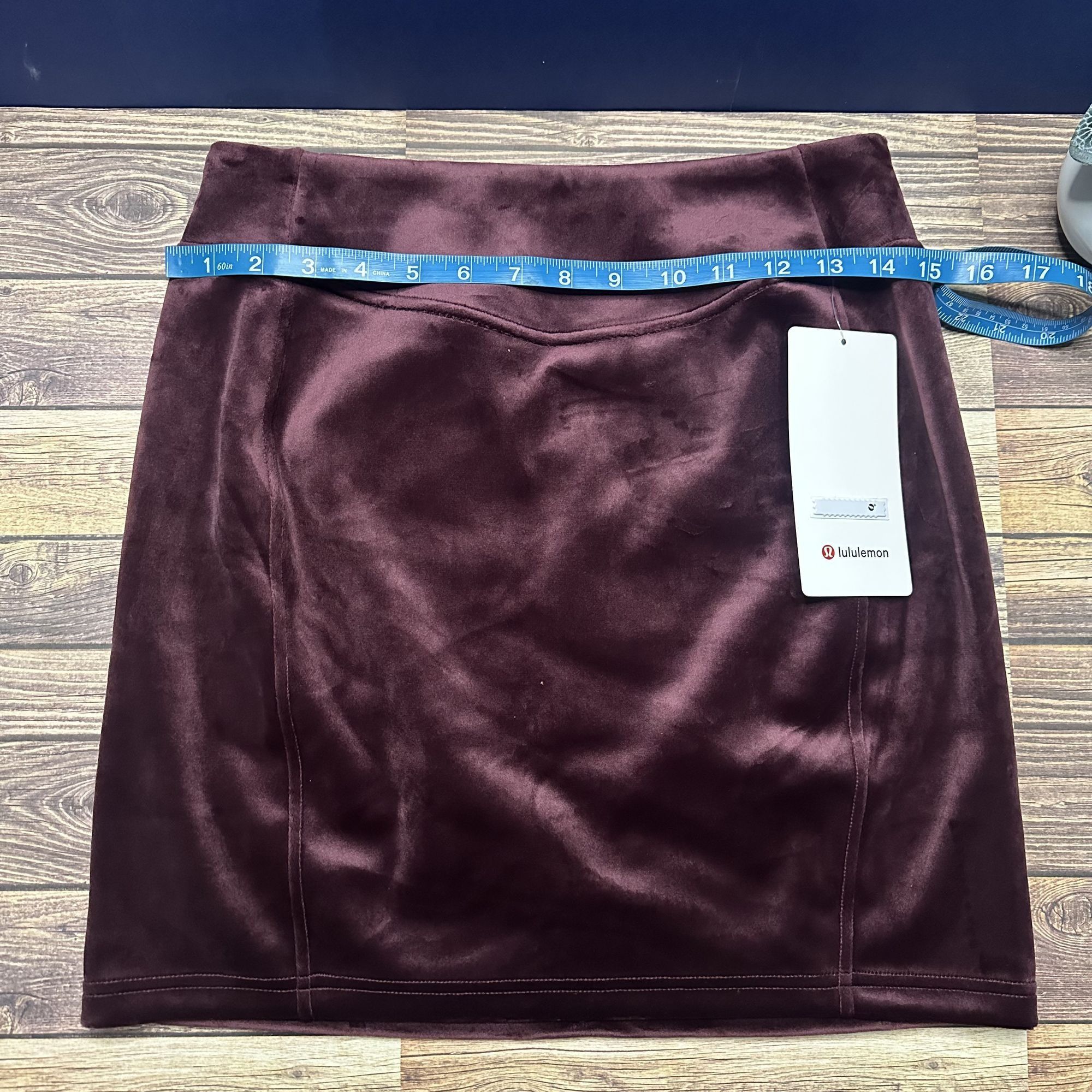 Lululemon Lululemon Scuba High Rise Mini Skirt Velvet NWT Size Small Size 28" / US 6 / IT 42 - 4 Thumbnail