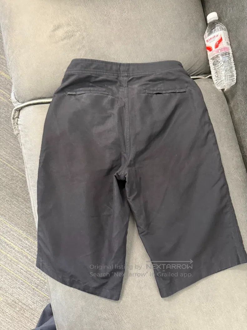 Givenchy Givenchy SizeXS Black Character Printed Short Pants (Size X Size US 30 / EU 46 - 2 Thumbnail