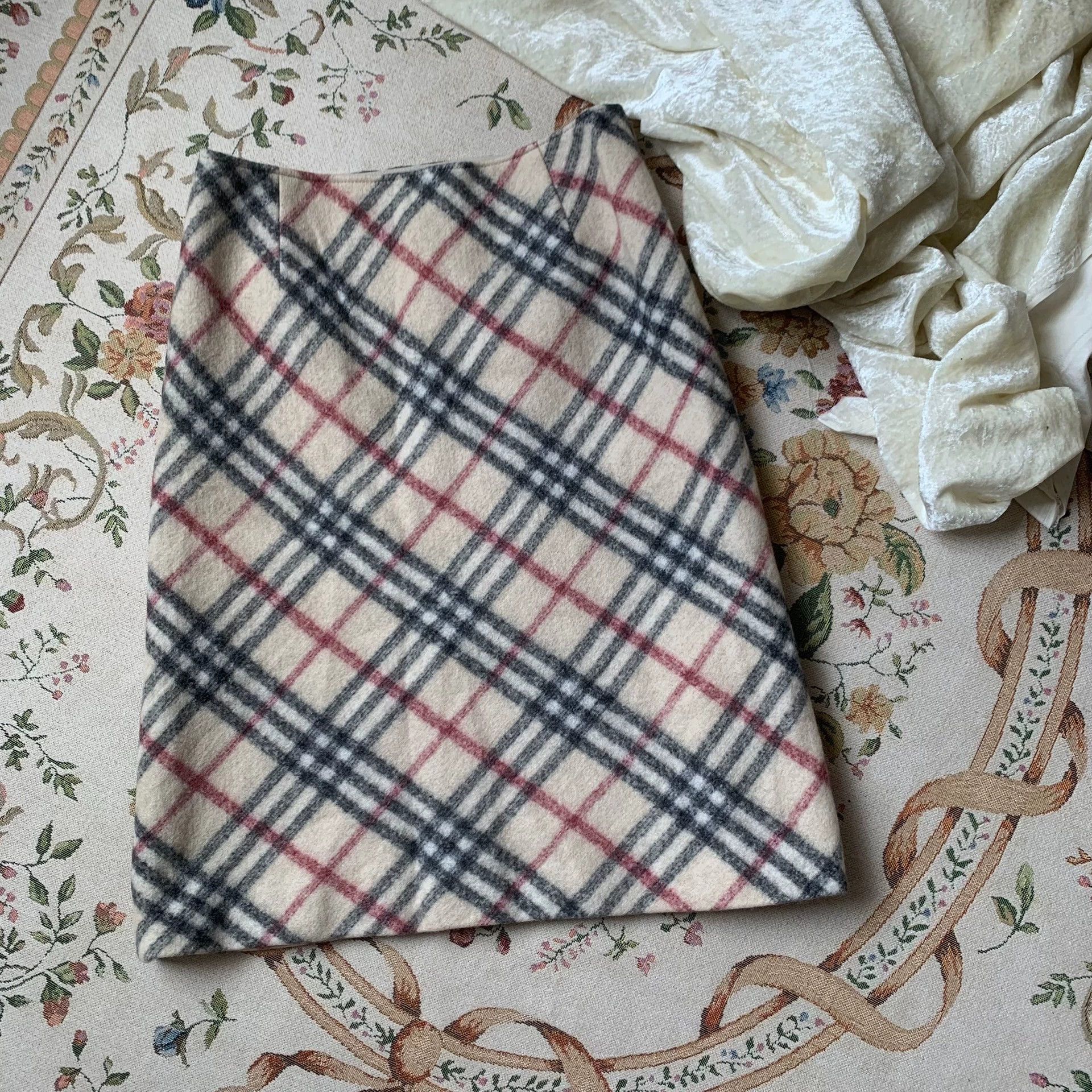 Burberry Burberry Vintage Check Wool Skirt - dmc Size US 28 / EU 44 - 1 Thumbnail