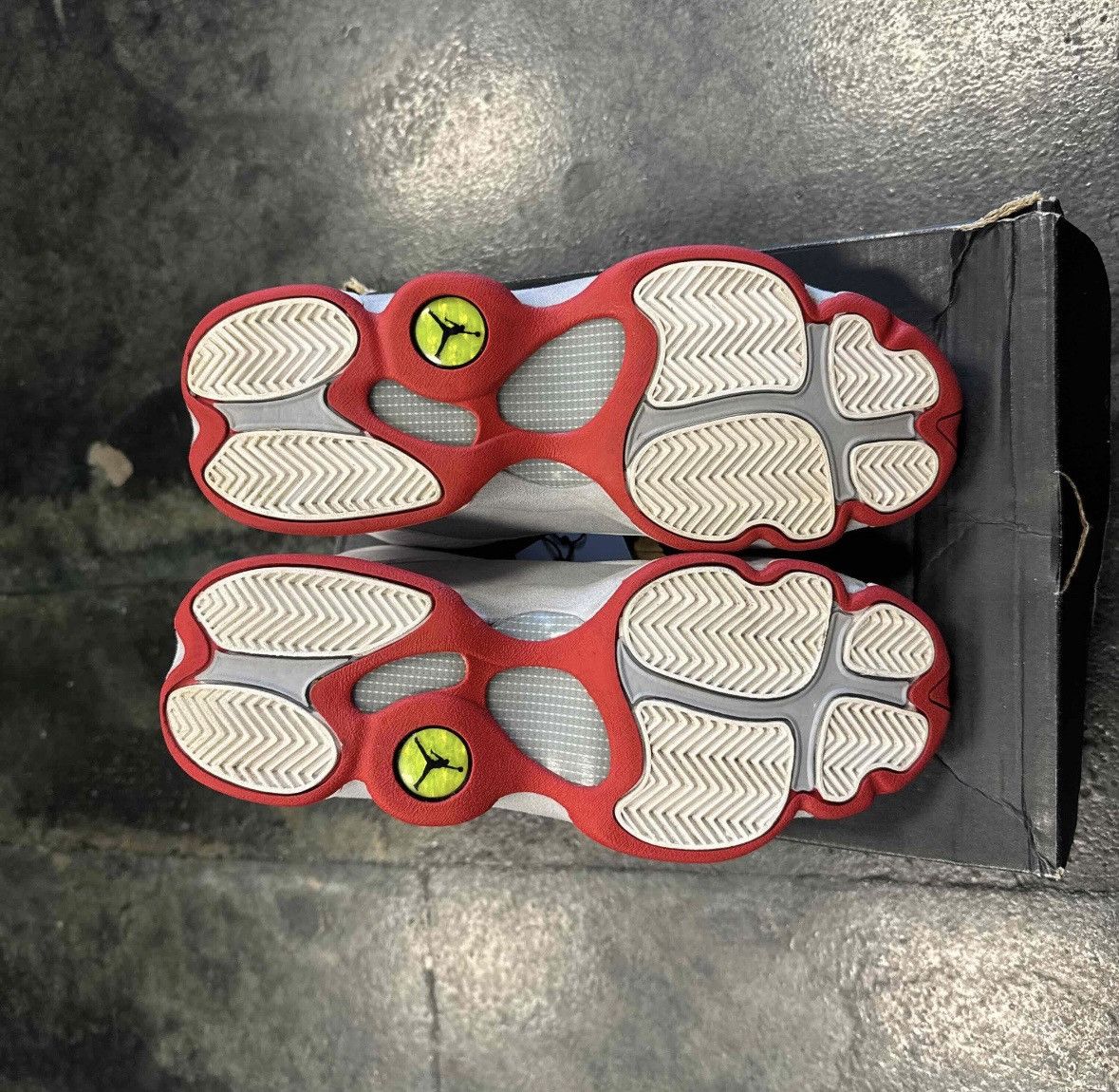 Nike Jordan 13 Wolf Grey GS Size US 7 / EU 40 - 5 Thumbnail