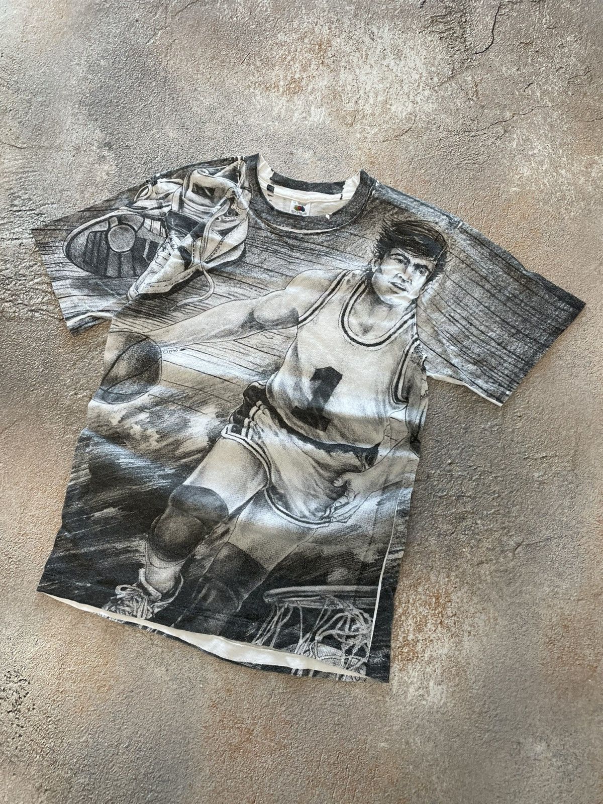 Fruit Of The Loom Vintage 1990 3D Emblem Basketball Player T-Shirt Made in USA Size US S / EU 44-46 / 1 - 2 Thumbnail