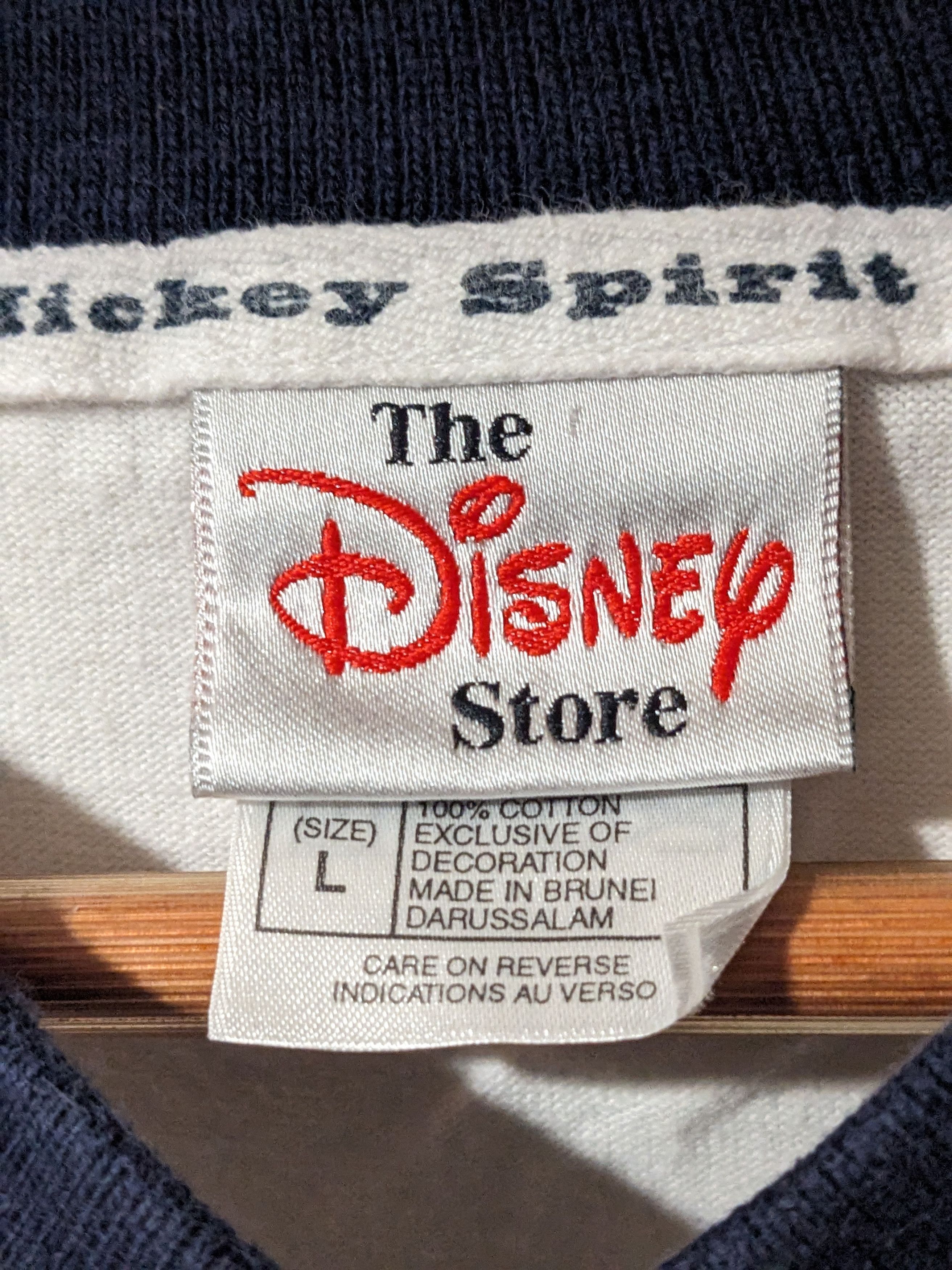 Disney × Vintage Vintage 90s Disney Store Mickey Embroidery Logo T-Shirt Size US L / EU 52-54 / 3 - 3 Thumbnail