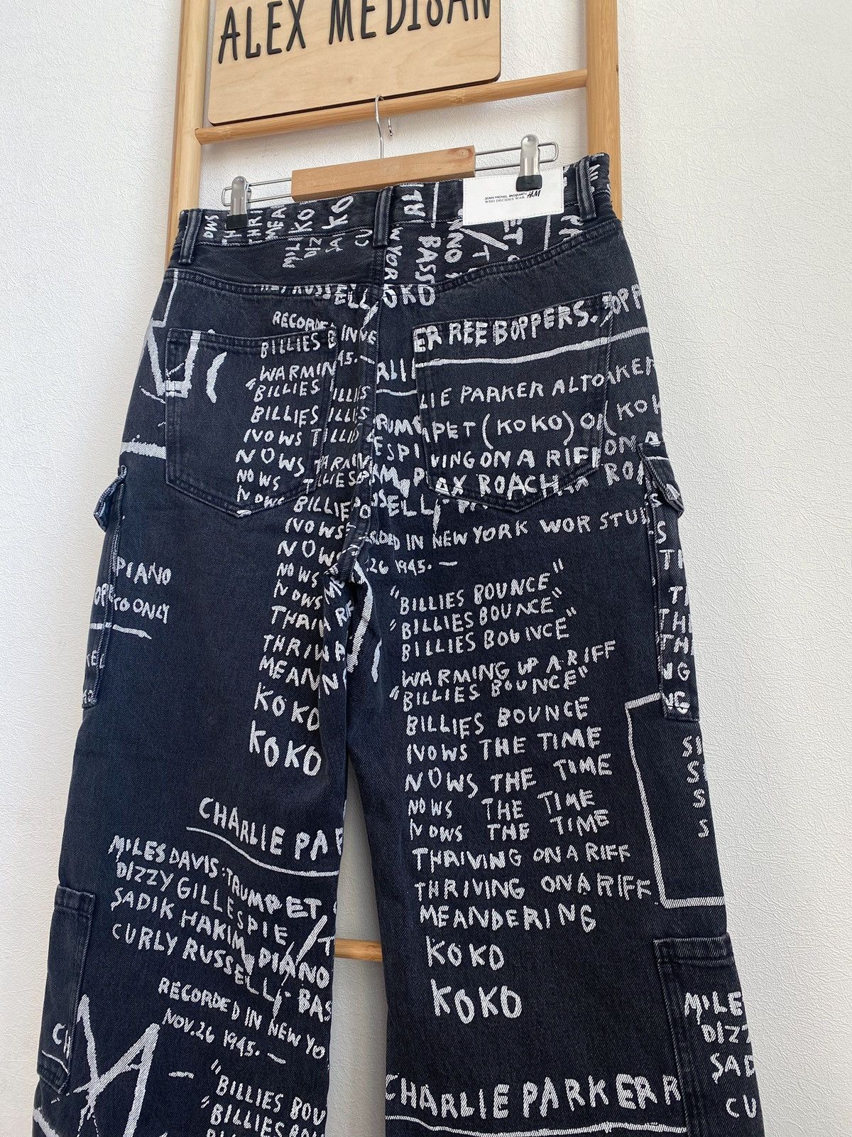 H&M × Jean-Michel Basquiat × Who Decides War Who Decides War Baggy denim jeans H&M x Basquiat x Ev&Tela Size US 32 / EU 48 - 17 Thumbnail