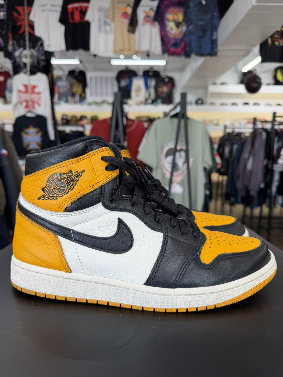 Jordan Brand Air Jordan 1 Taxi Size 9 (2022) Size US 9 / EU 42 - 6 Thumbnail