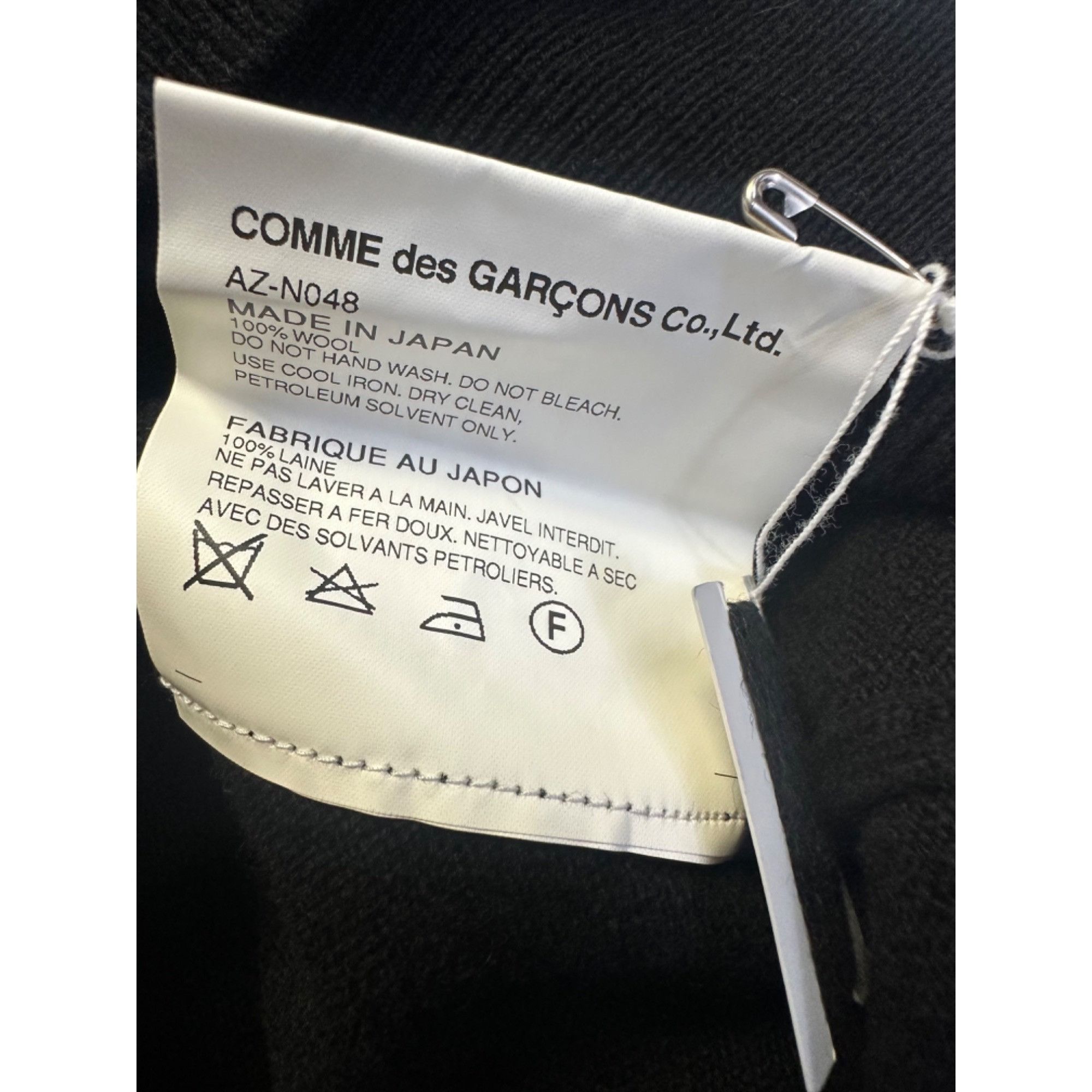 Comme des Garcons × Comme des Garcons PLAY Comme des Garçons Play Heart V-neck Sweater with small gold Size US M / EU 48-50 / 2 - 5 Thumbnail