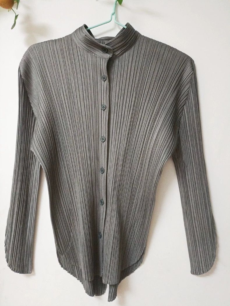Issey Miyake Issey Miyake size:3 Grey cardigan Size XS / US 0-2 / IT 36-38 - 1 Thumbnail