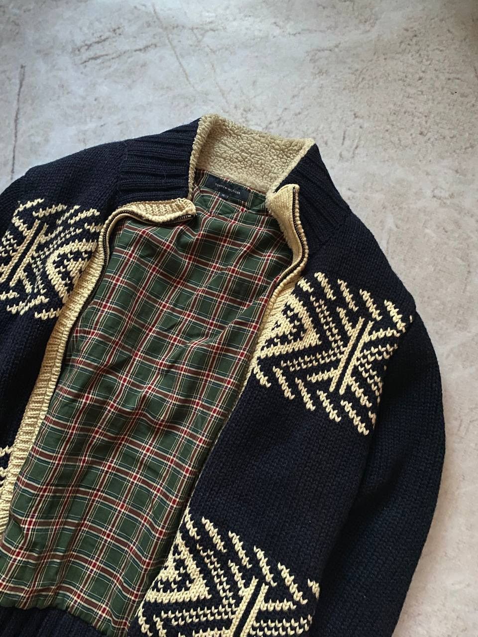 Tommy Hilfiger × Vintage Vintage Tommy Hilfiger Navajo Aztec Knit Zip Up Jacket Y2K Size US XL / EU 56 / 4 - 4 Thumbnail