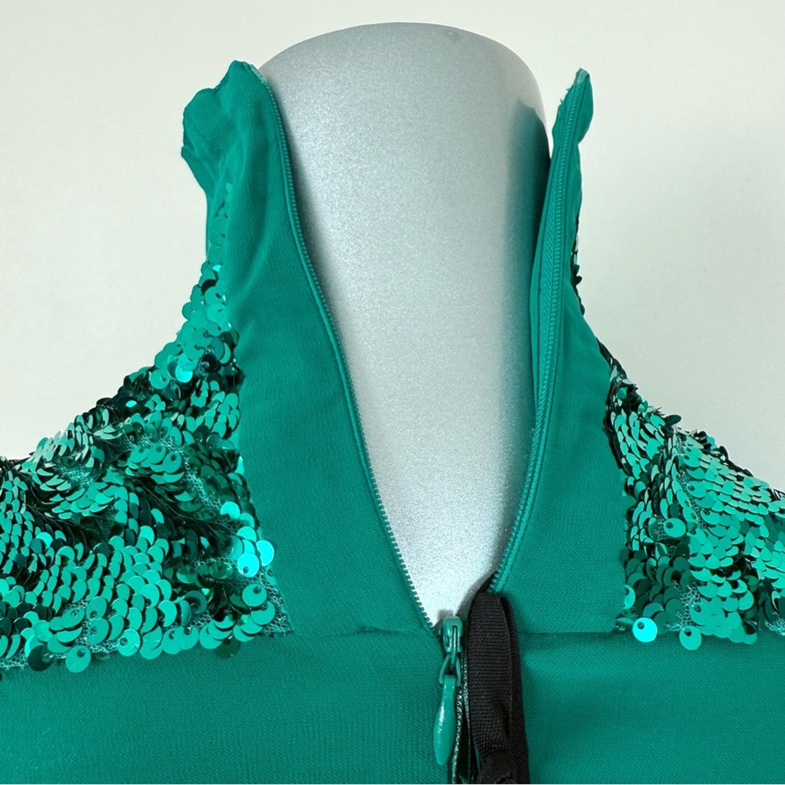 Pinko NWT!!! PINKO women sequins green dress size S Retail 448$ Size S / US 4 / IT 40 - 4 Thumbnail
