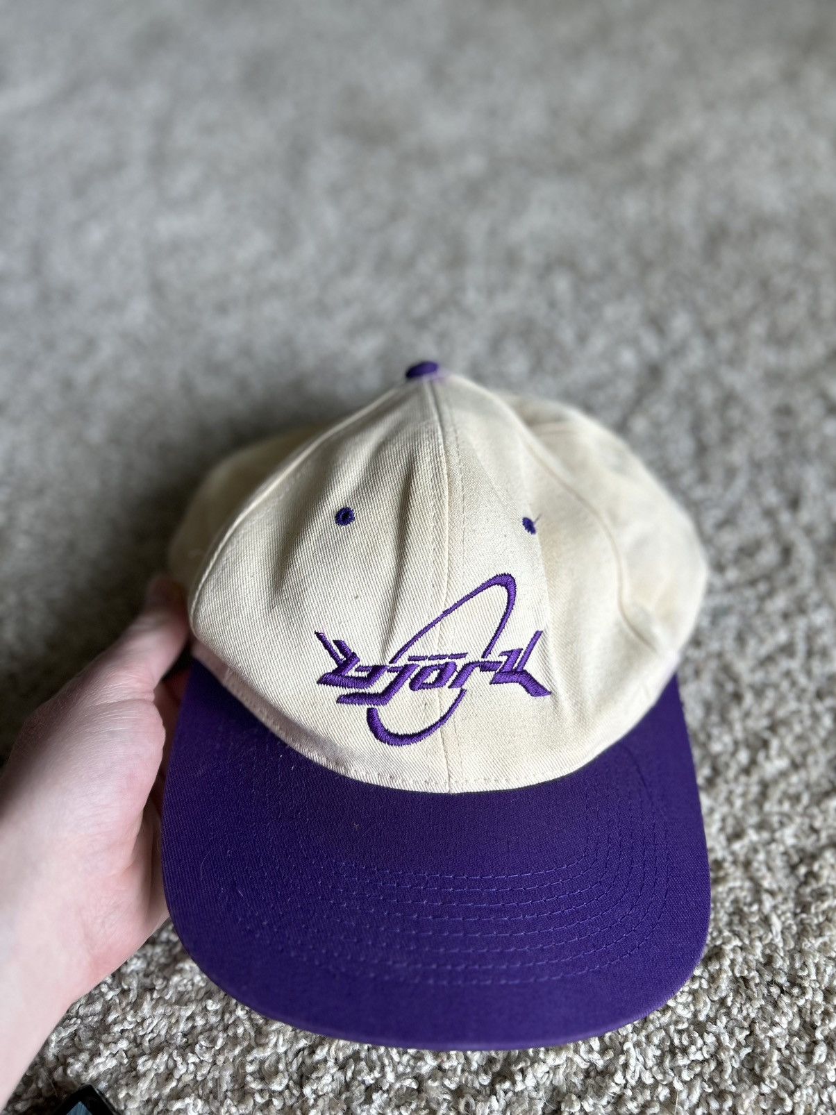 image of 90’S Vintage Björk Hat in White, Men's