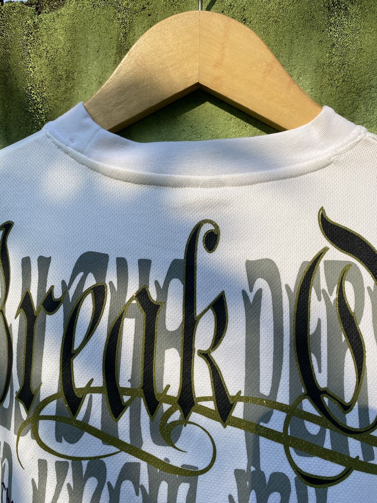 Japanese Brand Break Off Ornamental Gothic Typography Graphic T-Shirt White Size US M / EU 48-50 / 2 - 10 Thumbnail
