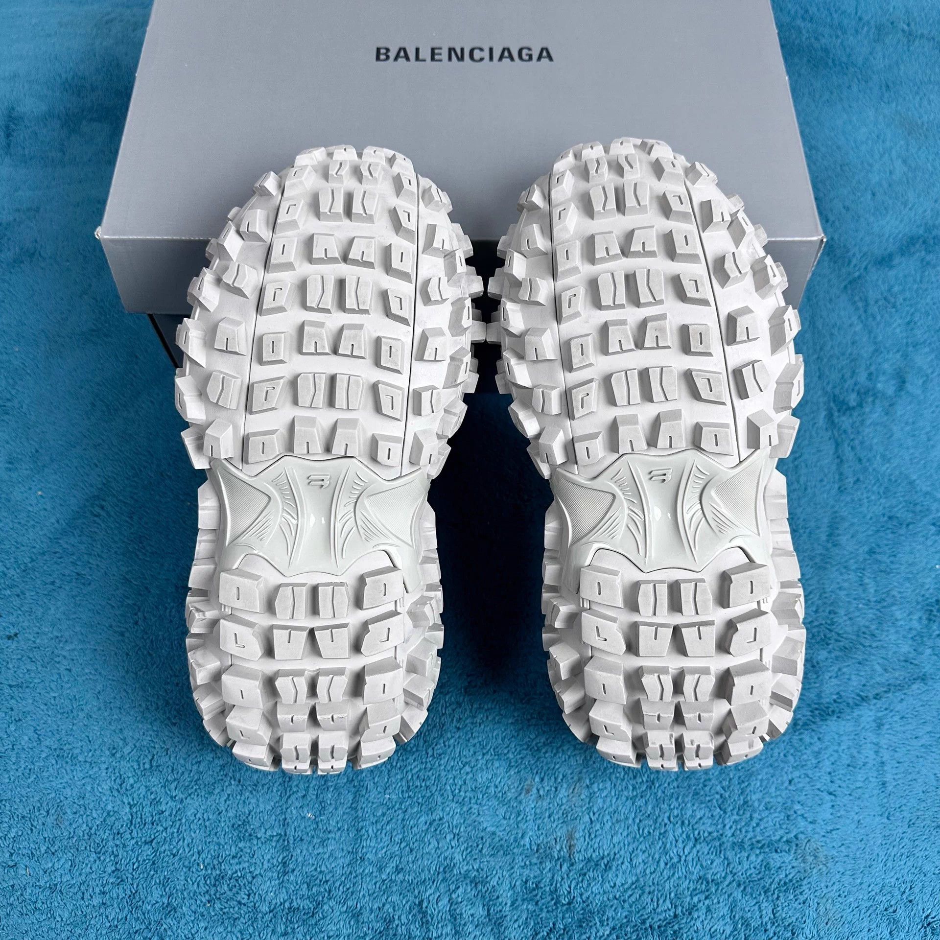 Balenciaga Balenciaga light brown tyre sneakers 39 EU Size US 8 / IT 38 - 5 Thumbnail