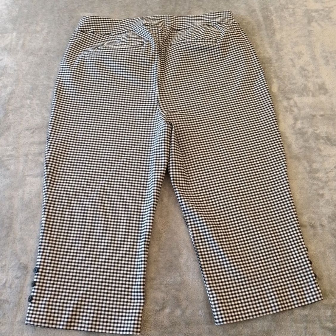 Vintage Chico'S Pants Womens 14 Black Capri Size Plaid Pull Button Accent Pockets Size 36" / US 14 / IT 50 - 6 Thumbnail